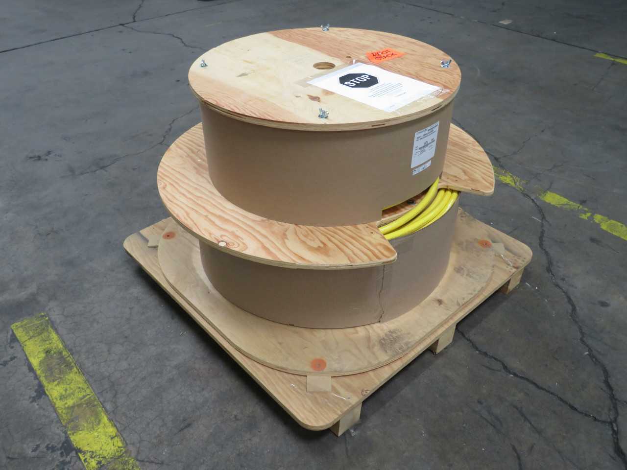 COMMSCOPE HCC1-2BRCL0A100M EHD FIBER TERMINATION PANEL W YELLOW CABLE 100 METERS - FIBER OPTIC CABLE