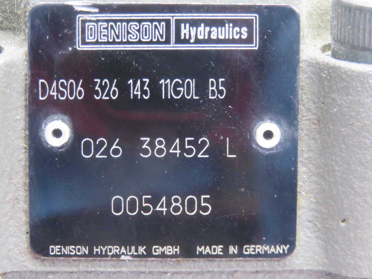 Denison Hydraulics D4S06 Hydraulic Directional Control Valve T271006 B5 0054805 - HYDRAULIC VALVE