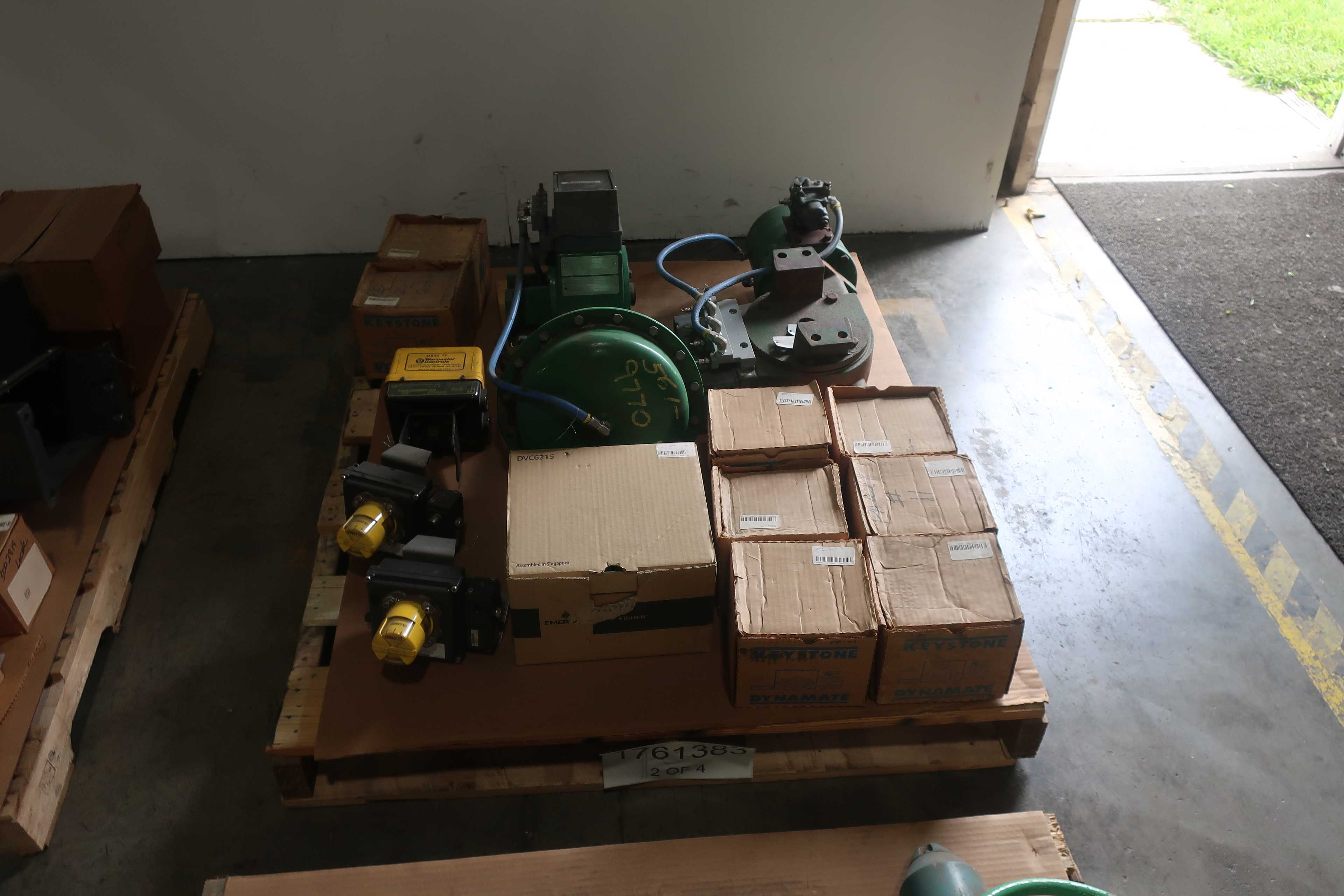 SKU 1761383 - 4 PALLETS OF ASSORTED VALVE ACTUATORS, INDICATORS, POSITIONERS - VALVE POSITIONERS & INDICATORS