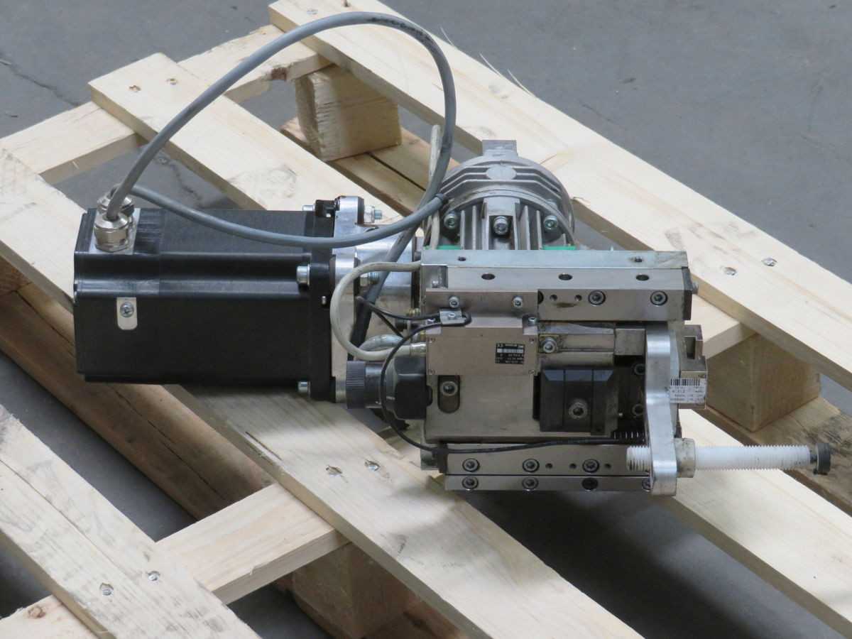 BERGER LAHR SER31117/4L6SD6CO MOTOR W GEAR ASSY KOMAX T255401 - SERVO MOTORS