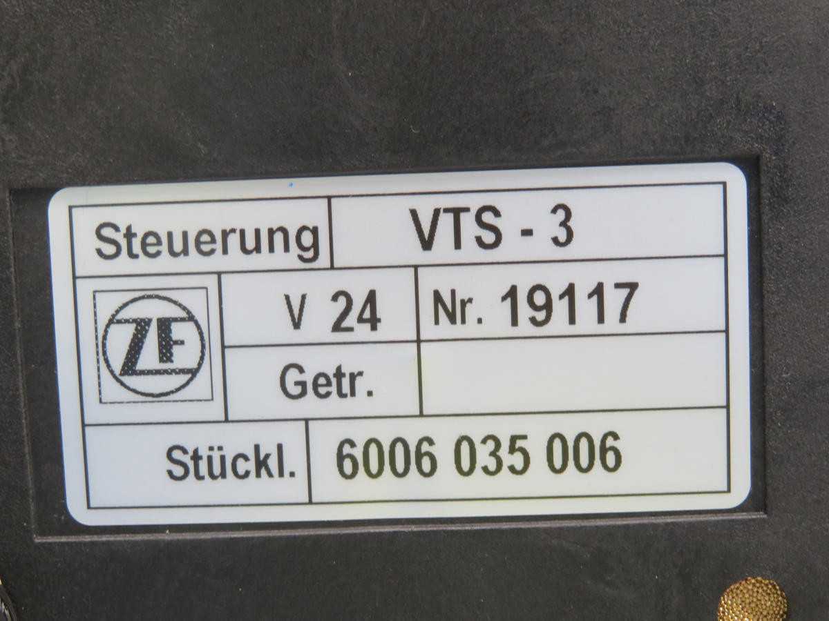JOHN DEERE VTS-3 JOYSTICK CONTROLLER T218709 - OPERATOR CONTROLS