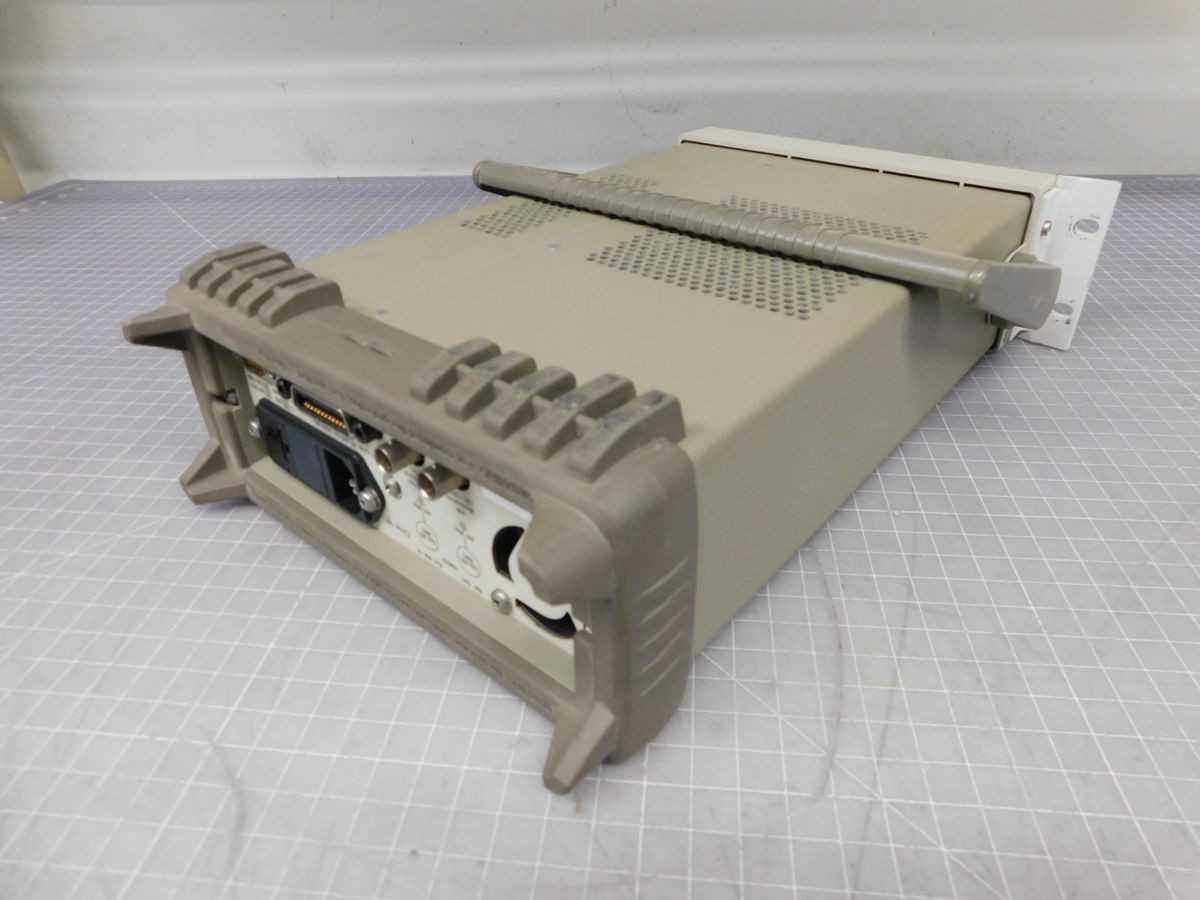 HP 33120A FUNCTION/ARBITRARY WAVEFORM GENERATOR 15 MHZ. - SIGNAL CONDITIONERS