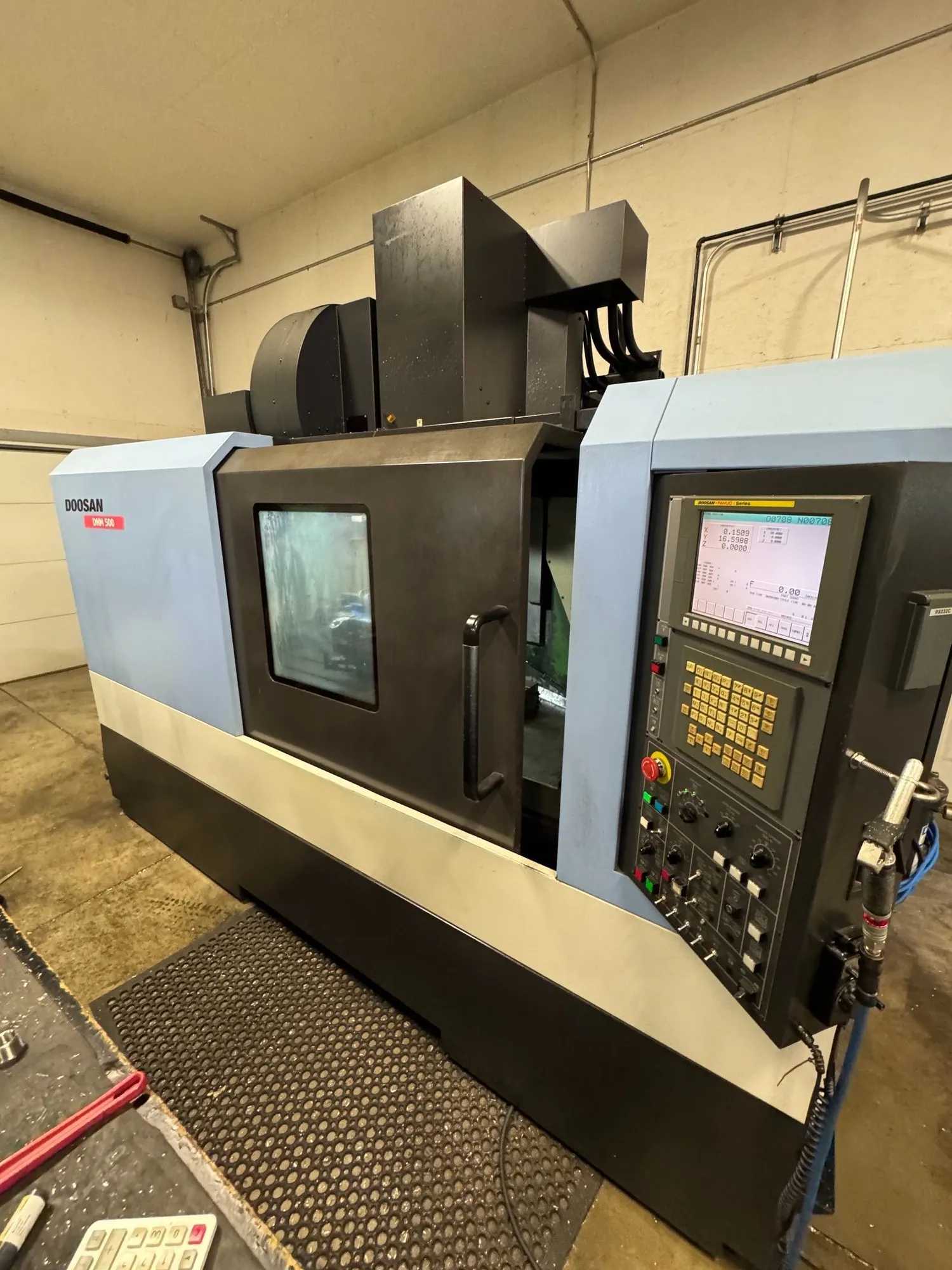 2009 Doosan DNM 500 CNC Vertical Machining Center with FANUC Control & High Pressure Coolant - VERTICAL MACHINING CENTERS