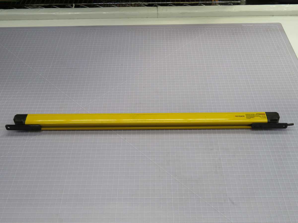 KEYENCE GL-R71F-T LIGHT CURTAIN TRANSMITTER T251833 - SENSORS