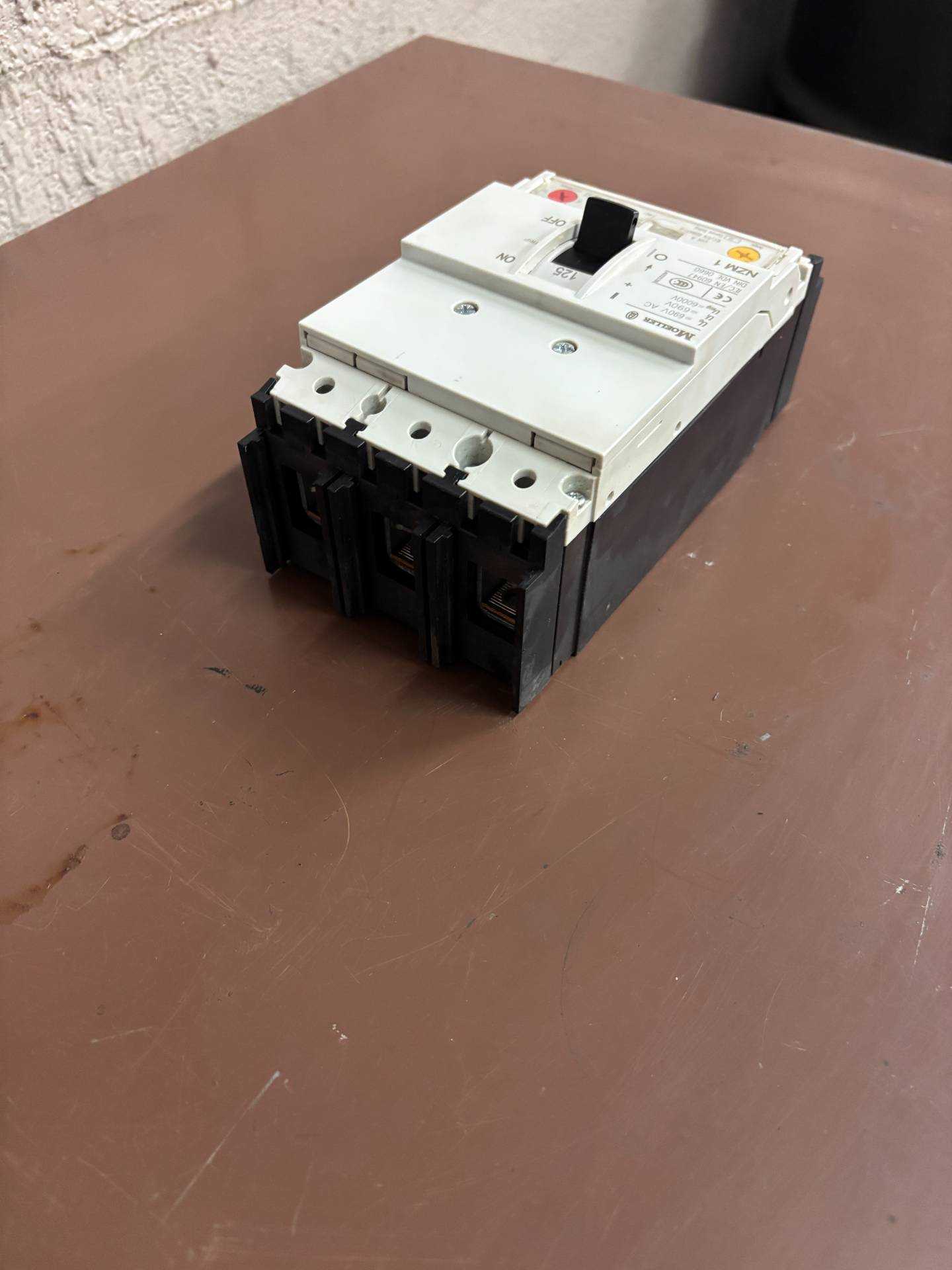 2008 MOELLER NZM N1-A125-NA MOLDED CASE CIRCUIT BREAKER - CIRCUIT BREAKERS