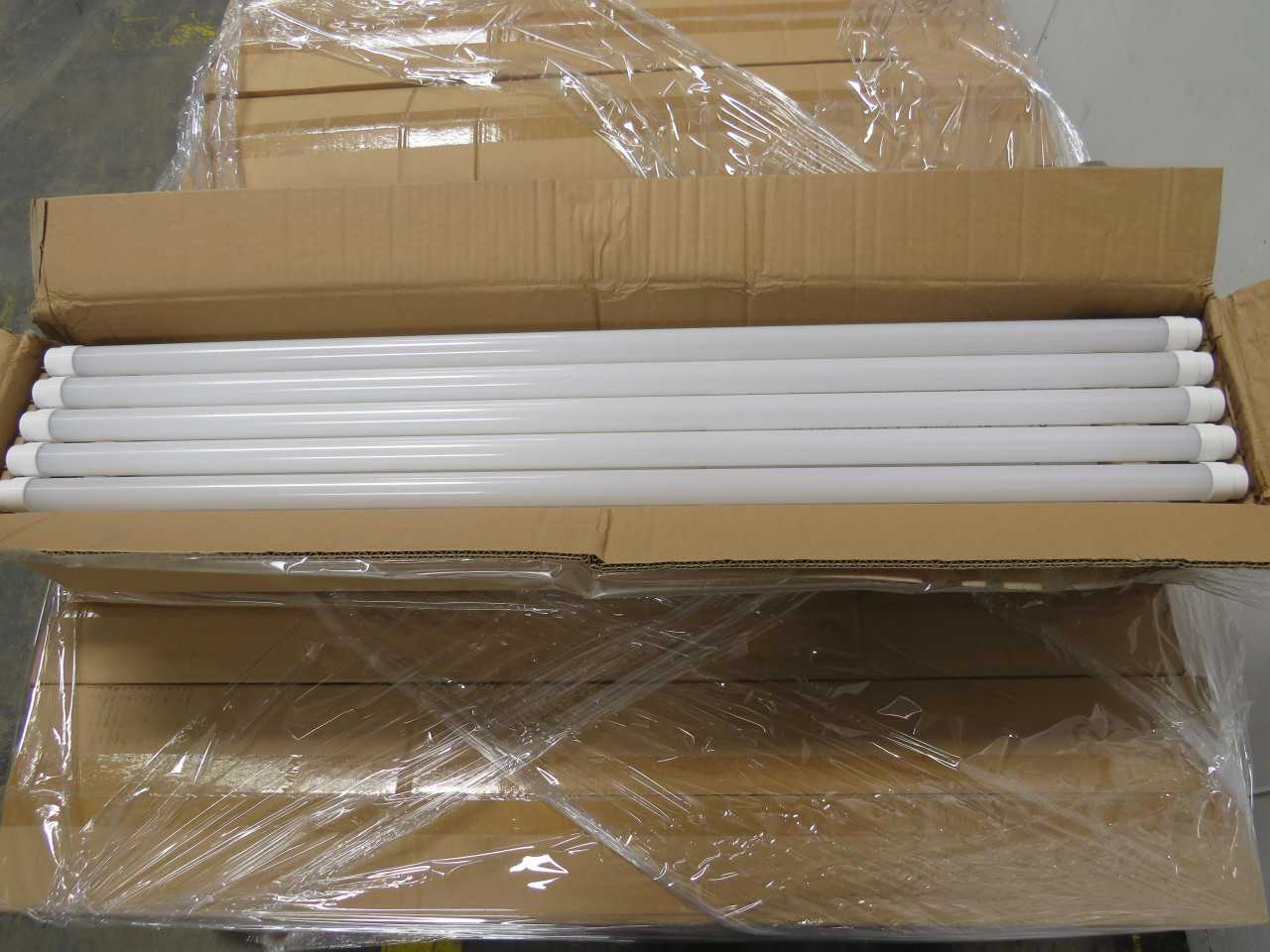 LOT OF 380 GE 99692 LED15T8/3/830
T8 13 WATT LED STRAIGHT TUBE 36 INCH MEDIUM BI-PIN (G13) 3000K RE - LIGHTING