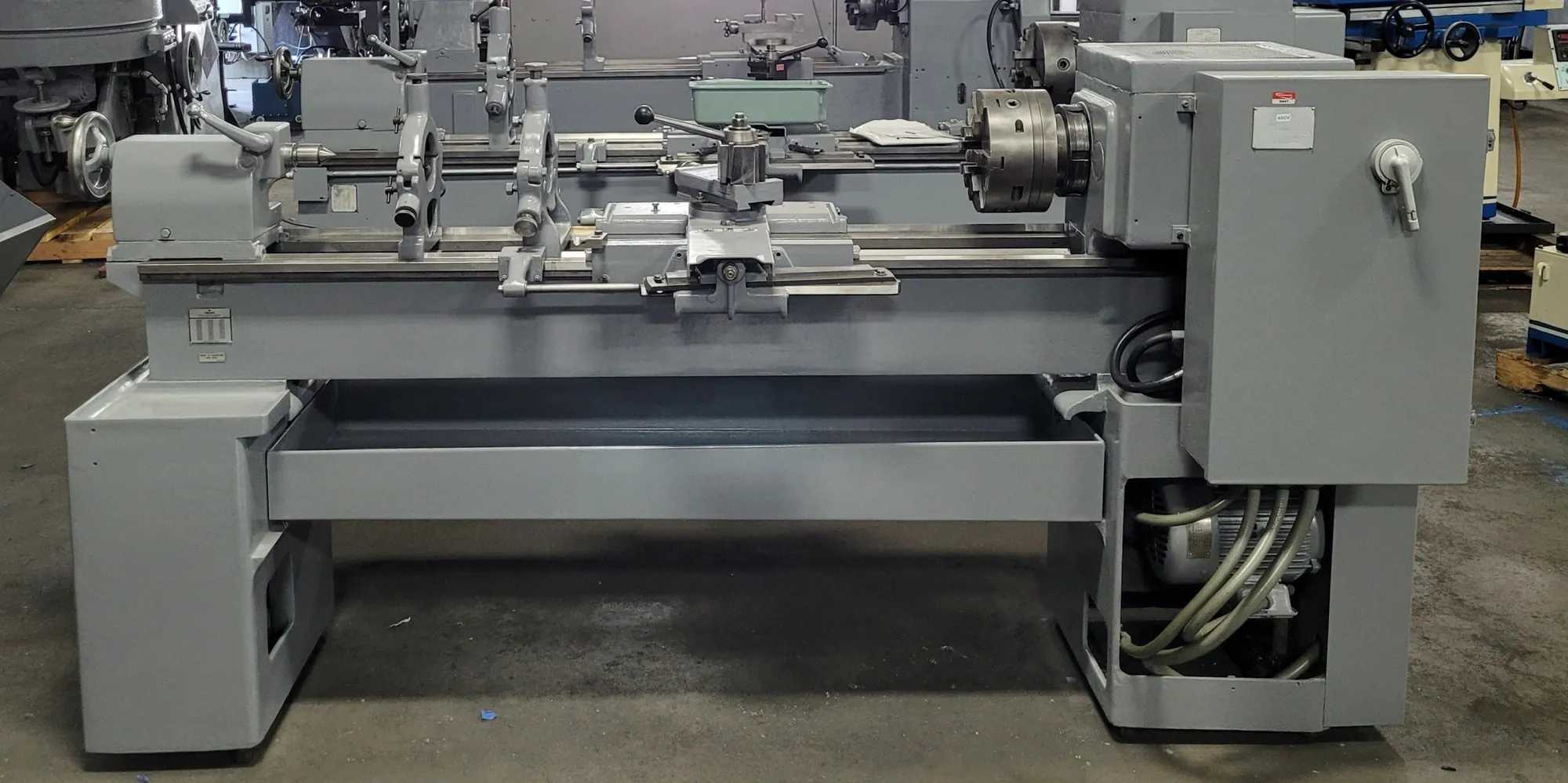 15" X 54" LEBLOND MAKINO TOOLROOM LATHE - 220V, 1800 RPM, INCH/METRIC THREADING - MANUAL LATHES