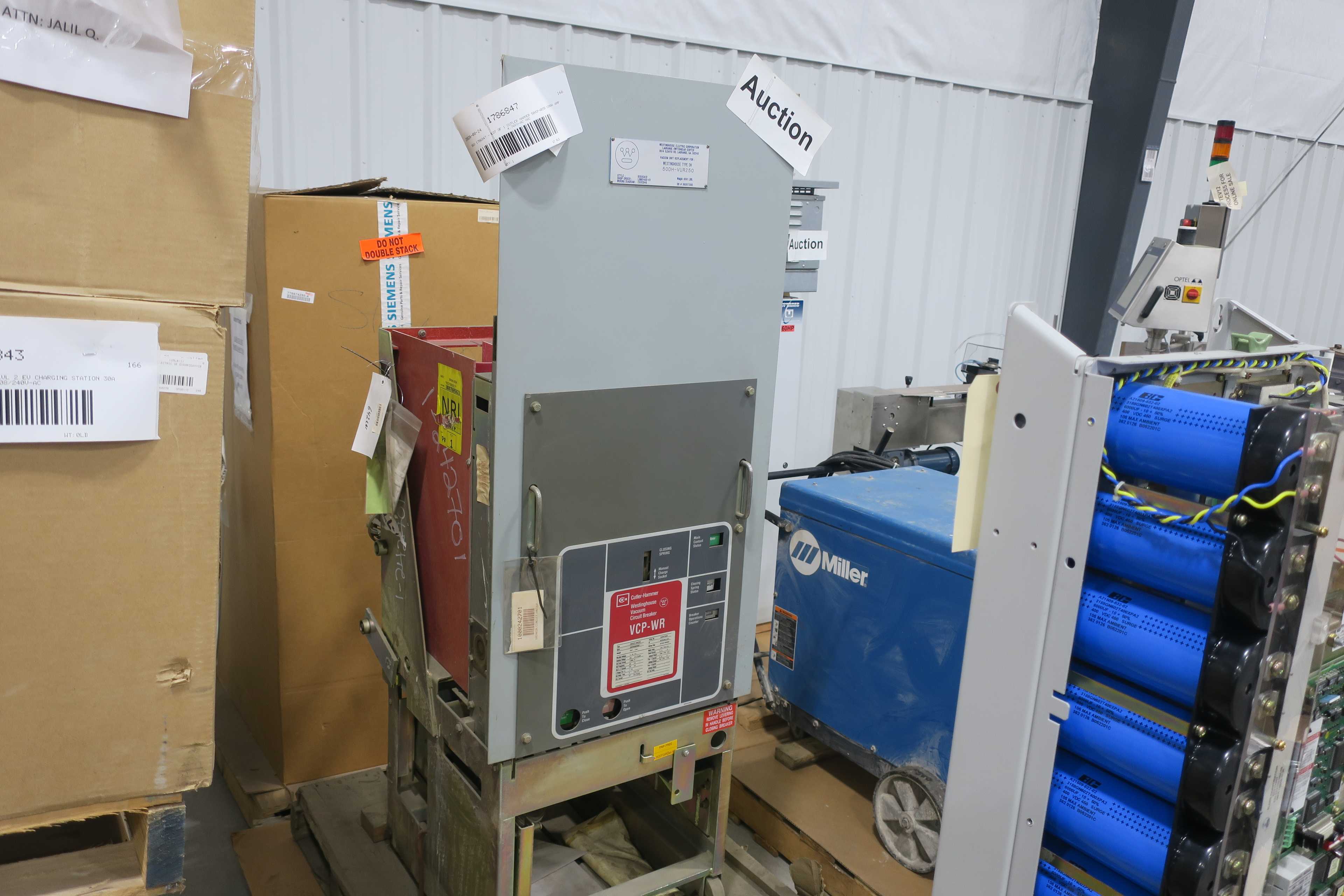 SKU 1786847 - CUTLER HAMMER 50VCP-WR250 1200A AMP 4.76KV-AC VACUUM CIRCUIT BREAKER - CIRCUIT BREAKERS