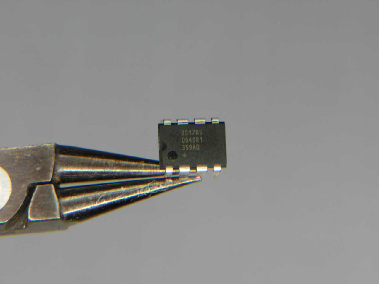 LOT OF 75 DS1705 0949B1 259AQ SUPERVISORY CIRCUITS T175375 - ELECTRONIC COMPONENTS
