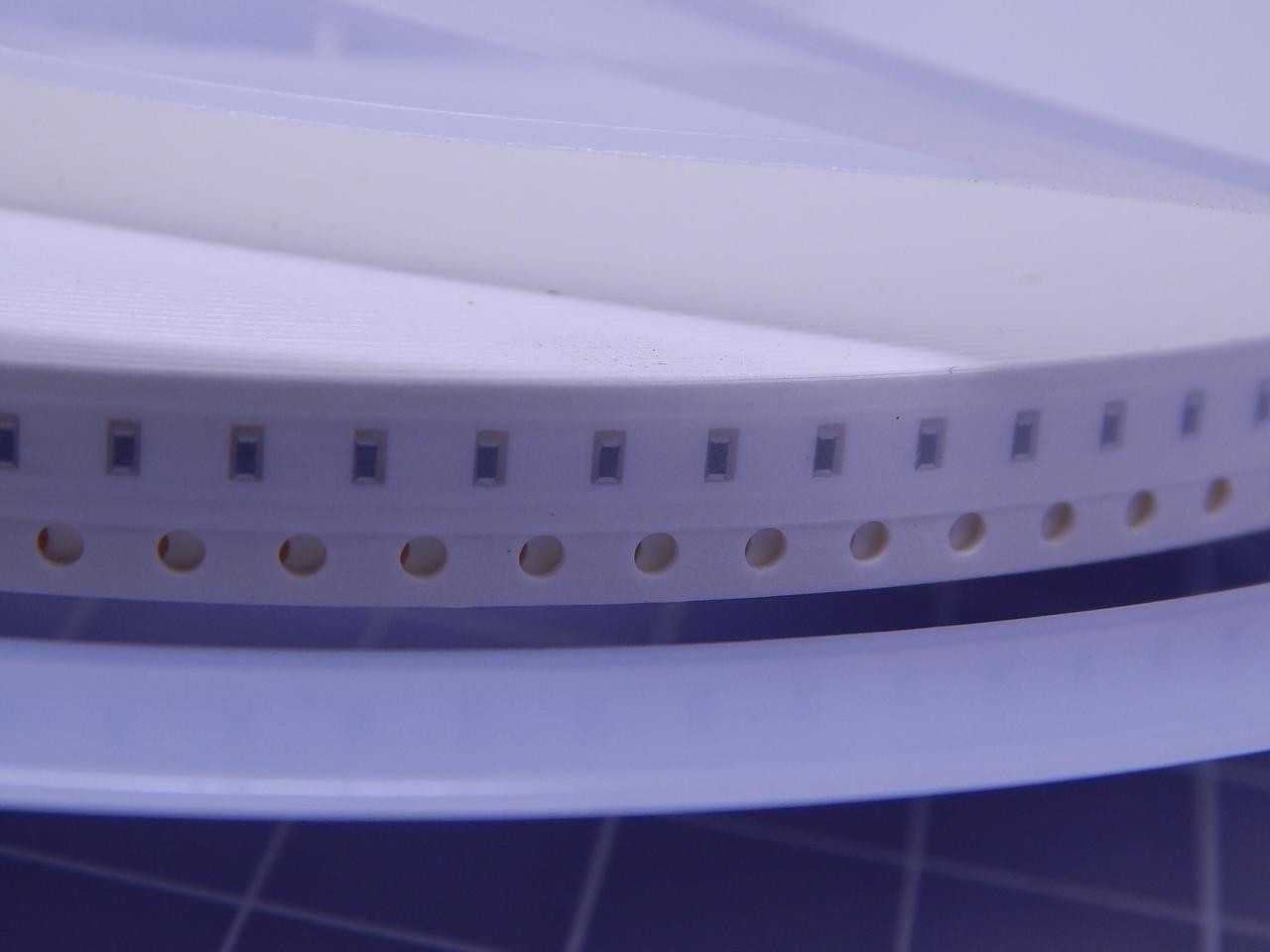 LOT OF 5000 PANASONIC ERJ-3EKF6201V THICK FILM RESISTORS - SMD 0603 6.2 KOHMS 1 % AEC-Q200 T108813 - ELECTRICAL COMPONENTS