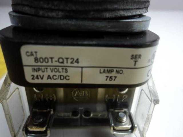 Lot Of 8 Allen-Bradley 800T-QT24 Push Button T14627 - SWITCHES
