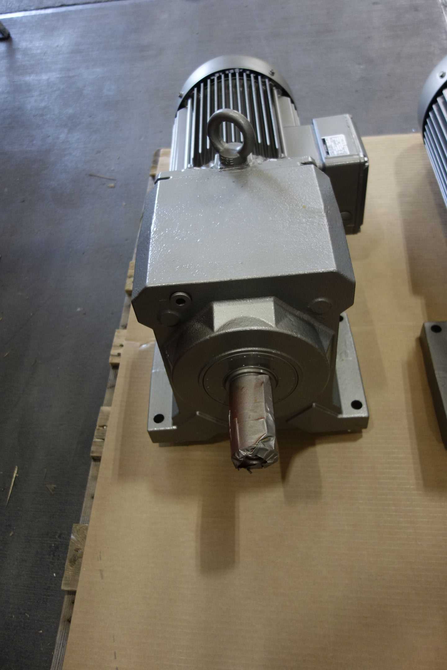 LOT OF 2 BAUER GEARMOTORS - GEARMOTOR