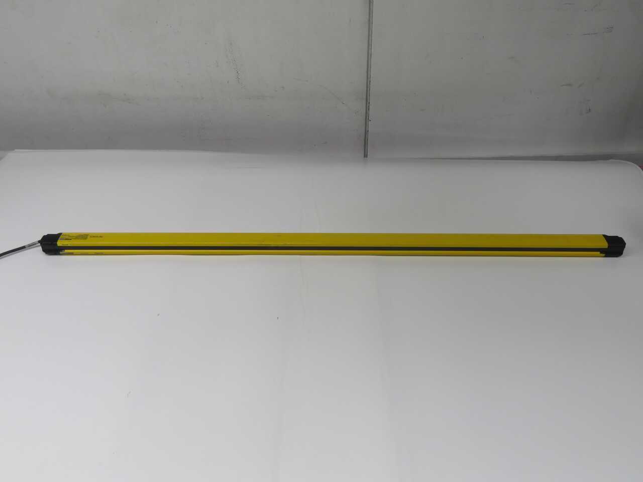 KEYENCE GL-R111F-R LIGHT CURTAIN RECEIVER T270552 - SENSORS