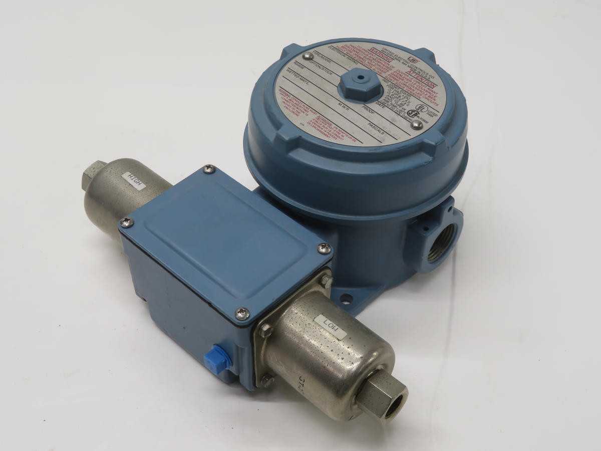 UNITED ELECTRIC J120K-157 PRESSURE SWITCH T212821 - SWITCHES
