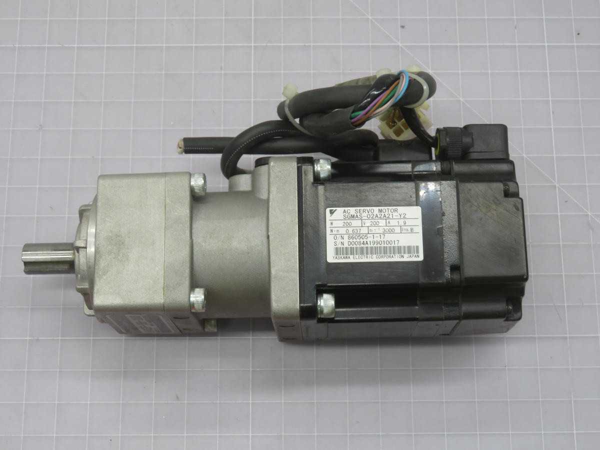 YASKAWA VRSF-5B-200 AC SERVO MOTOR WITH GEAR REDUCER T222108 - SERVO