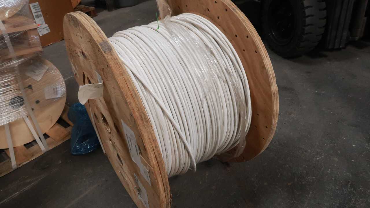 COMMSCOPE 760139956 FIBER OPTIC CABLE 72 FIBER MULTI MODE OM4 2772 FT T147854 - FIBER OPTIC CABLE