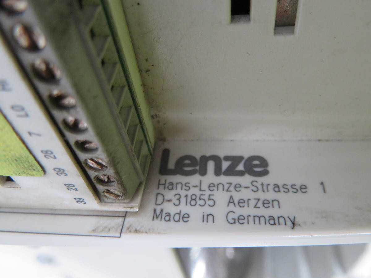 LENZE D-31855 8200 VECTOR INVERTER T203924 - MOTOR DRIVES