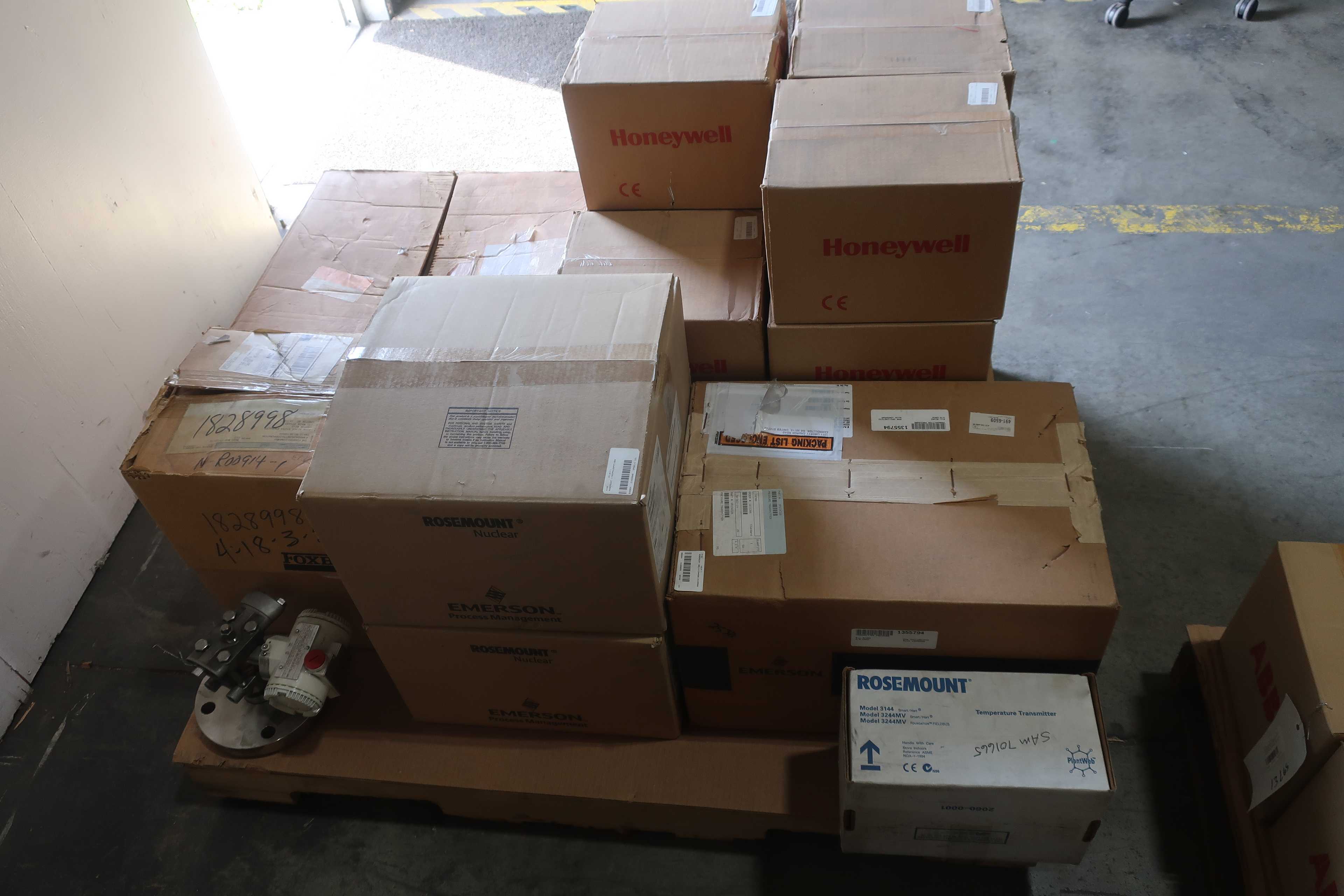 SKU 1761732 - 3 PALLETS OF ASSORTED TRANSMITTERS - INSTRUMENTATION