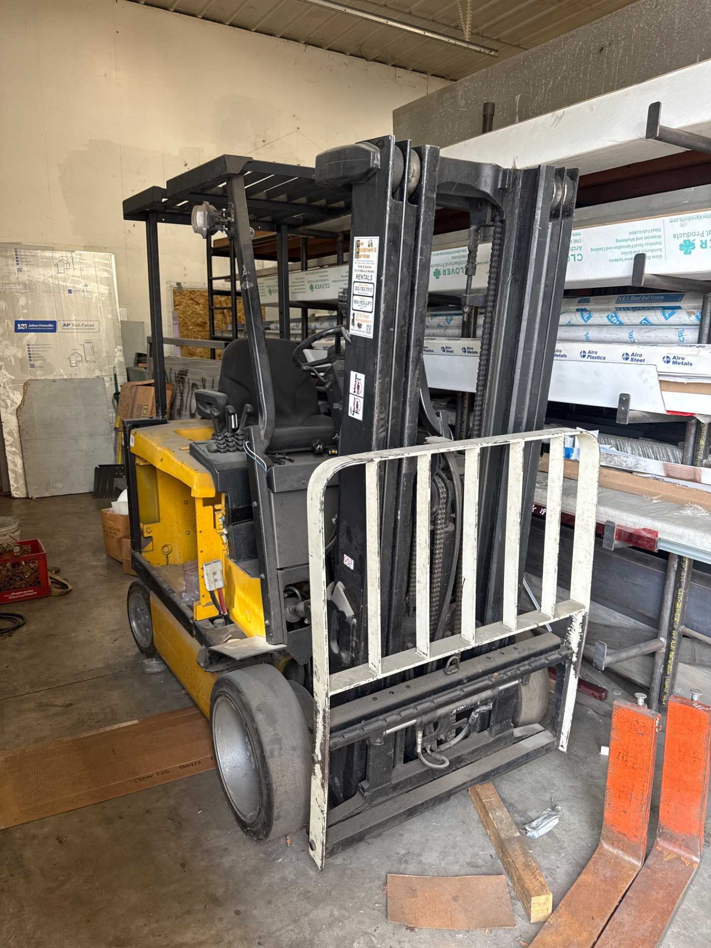 Yale ERC050GHN48TE083 Electric Sit-Down Forklift 4650 lb Capacity 36 V DC - SIT-DOWN FORKLIFTS