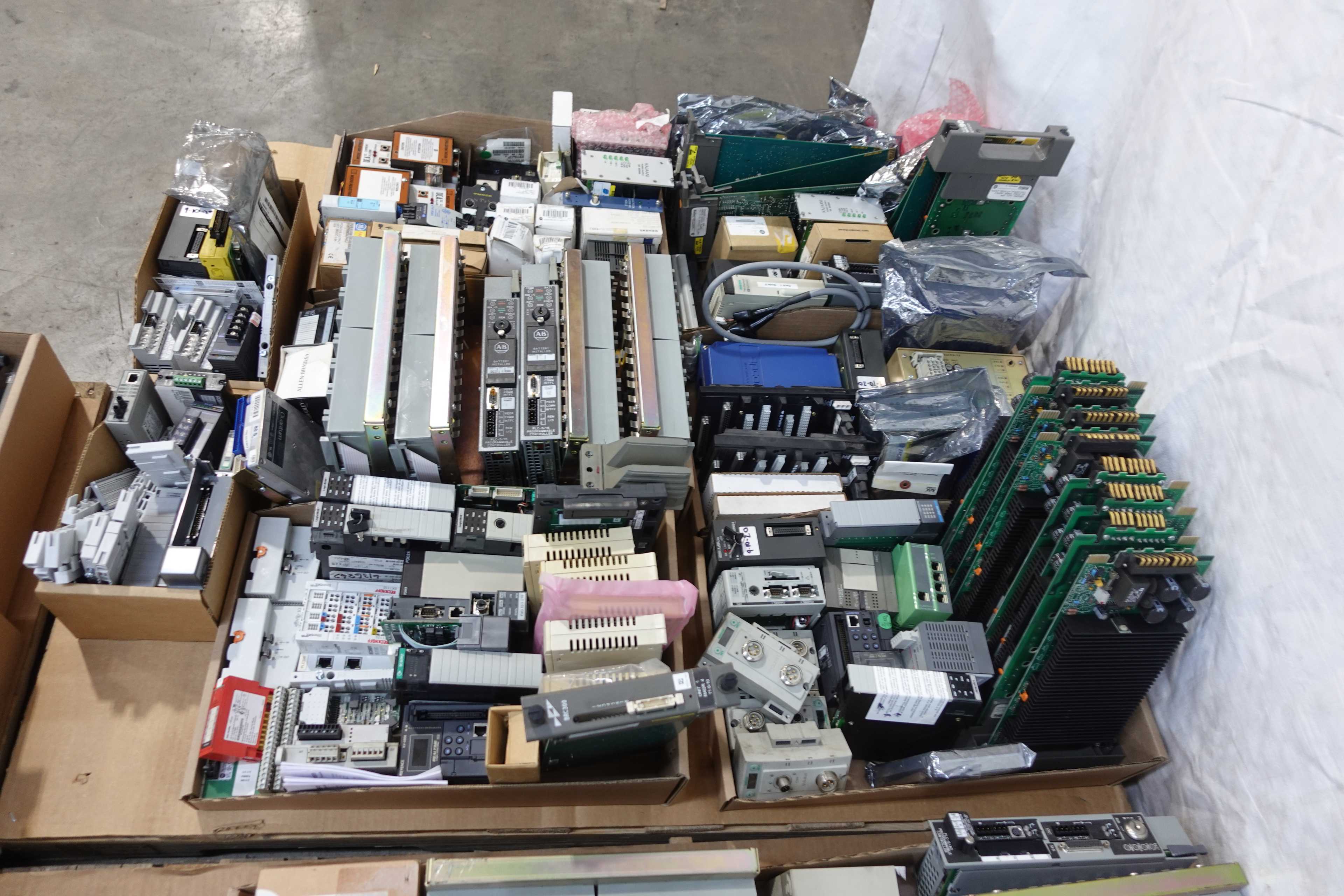 SKU 1771218 - 2 PALLETS OF ASSORTED MODULES - AUTOMATION & CONTROLS