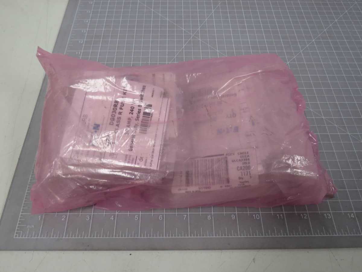 LOT OF 30 EATON DG030RB FUSE ACCY TYPE FUSE ADAPTER KIT 30A 240 VAC T192448 - FUSES