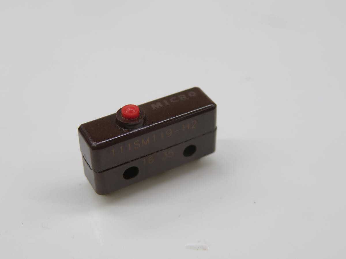 LOT OF 25 MICROSWITCH 111SM119-H2 MINIATURE SNAP ACTION SWITCH T229435 - SWITCHES