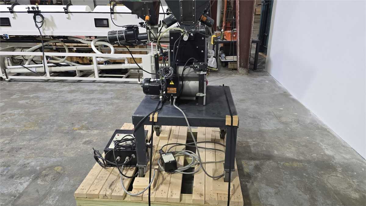 Maguire WSB-220 2-Component Gravimetric Blender, 900–1000 lb/hr With Additive Feeder - BLENDERS