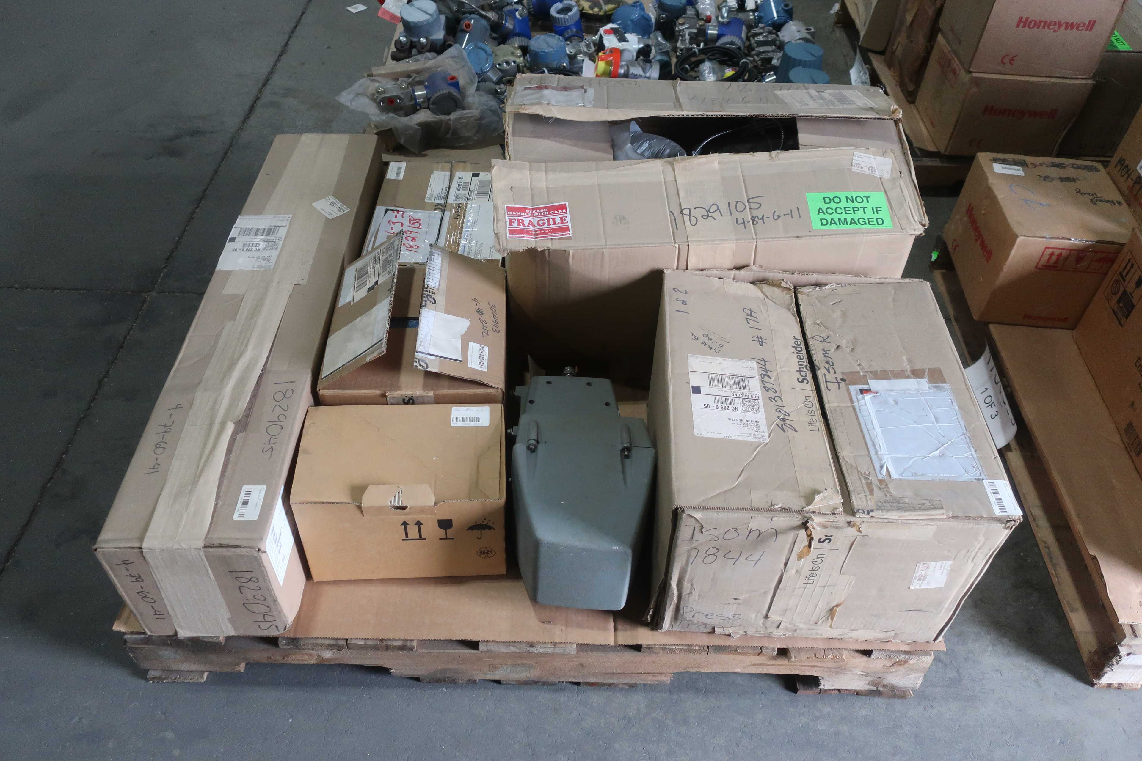 SKU 1761585 - 4 PALLETS OF ASSORTED TRANSMITTERS - INSTRUMENTATION