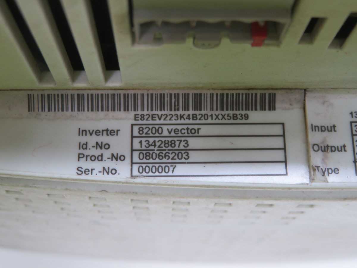 LENZE E82EV223K4B201 VECTOR FREQUENCY INVERTER T248781 - MOTOR DRIVES