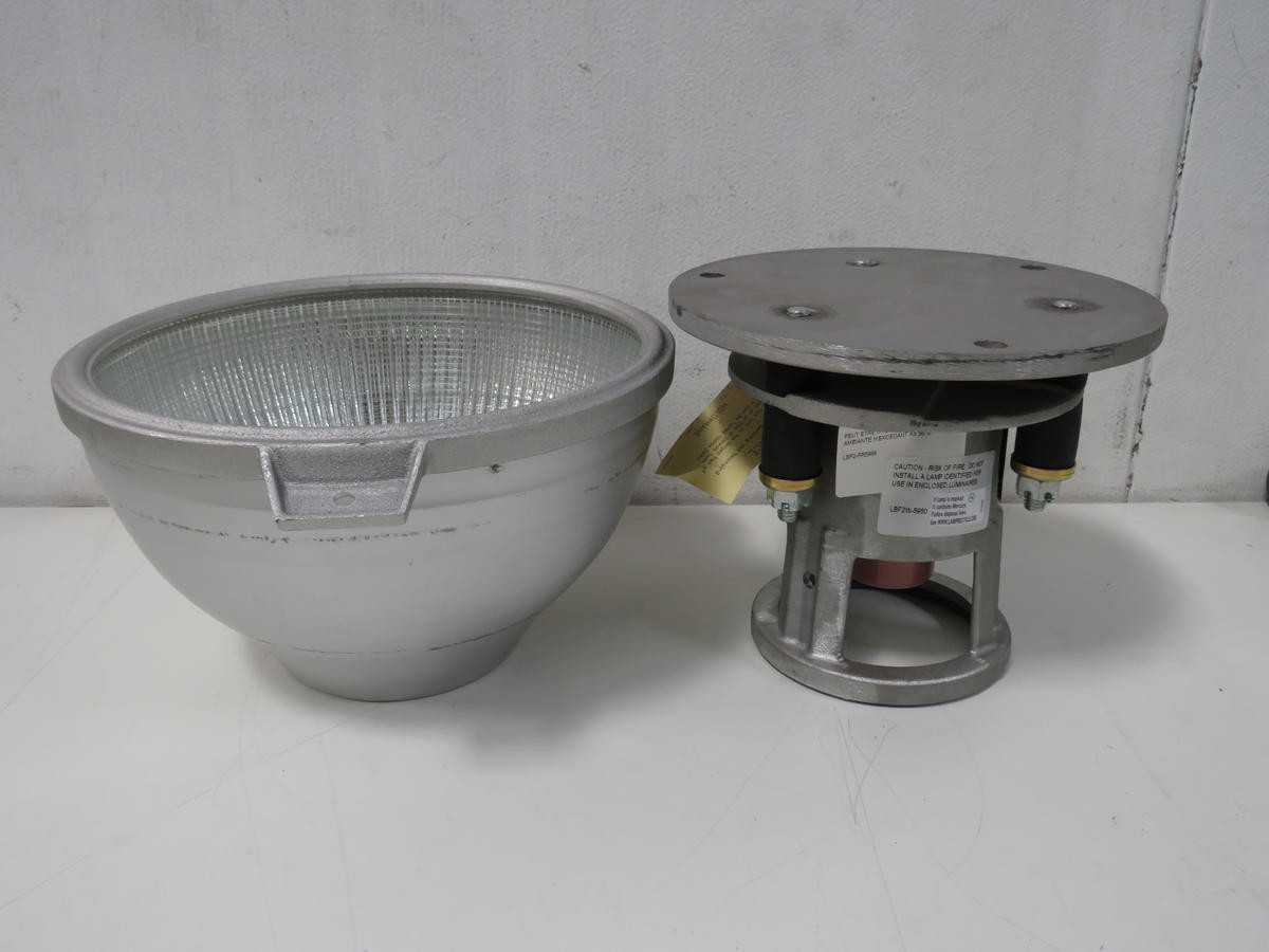 HOLOPHANE CRAN400PP4 CRANELITE LUMINAIRE 400 WATTS TYPE M155 T194354 - LAMPS