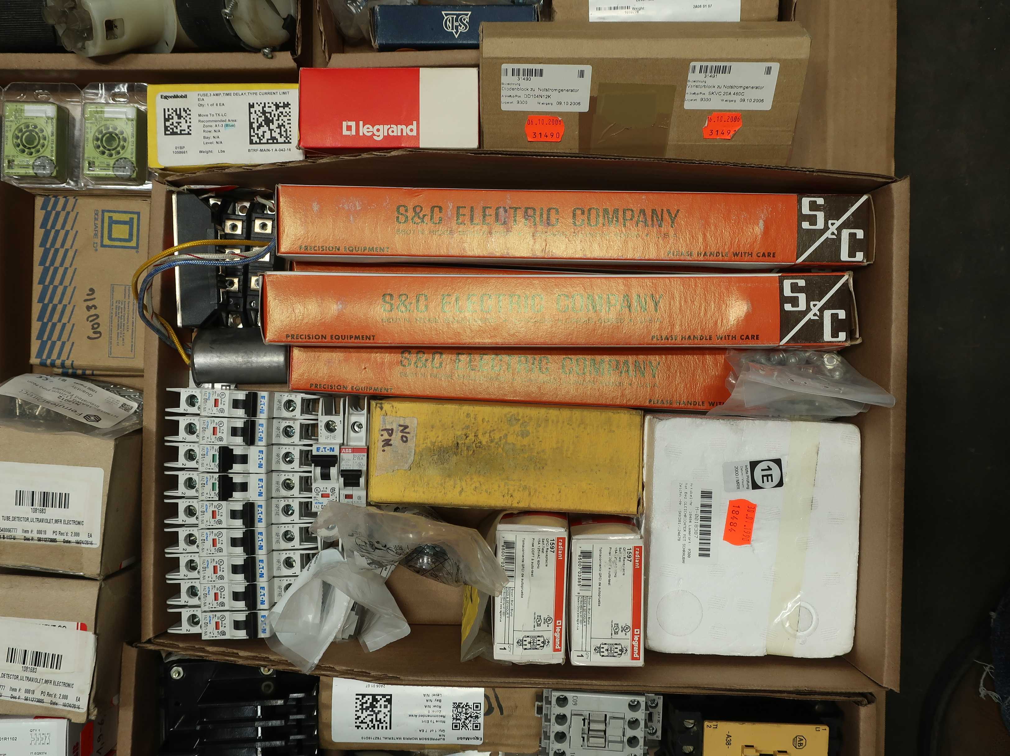 SKU 1772001 - 4 PALLETS OF ASSORTED ELECTRICAL - ELECTRICAL COMPONENTS