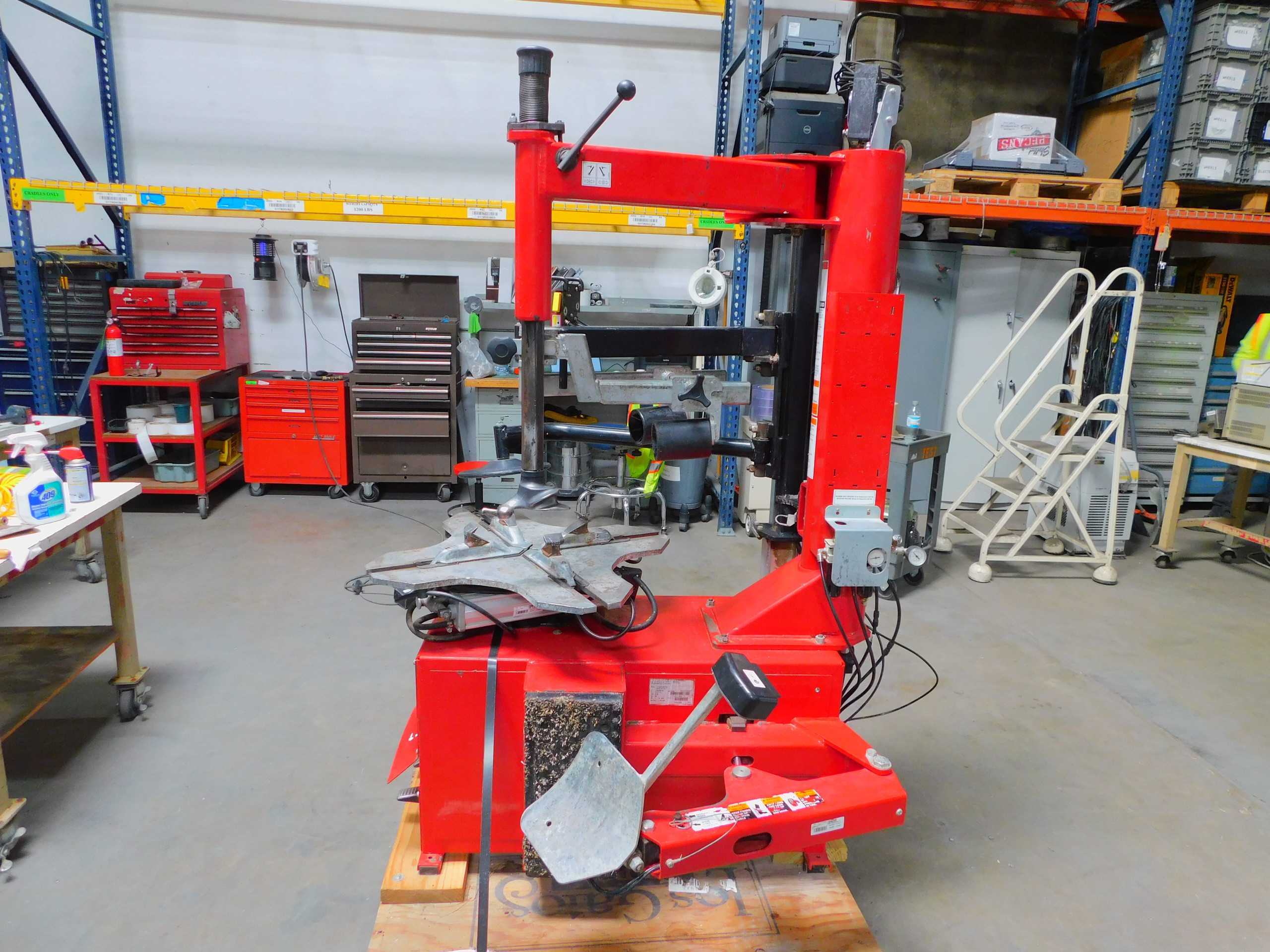 Hunter TCX50E Table-Top Tire Changer For Efficient Tire Service - AUTO SHOP EQUIPMENT