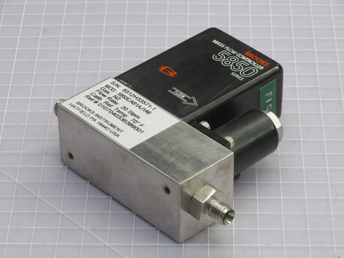 BROOKS INSTRUMENT 5850CAB1AJ1A6 MASS FLOW CONTROLLER T258200 - FLOW MEASUREMENT