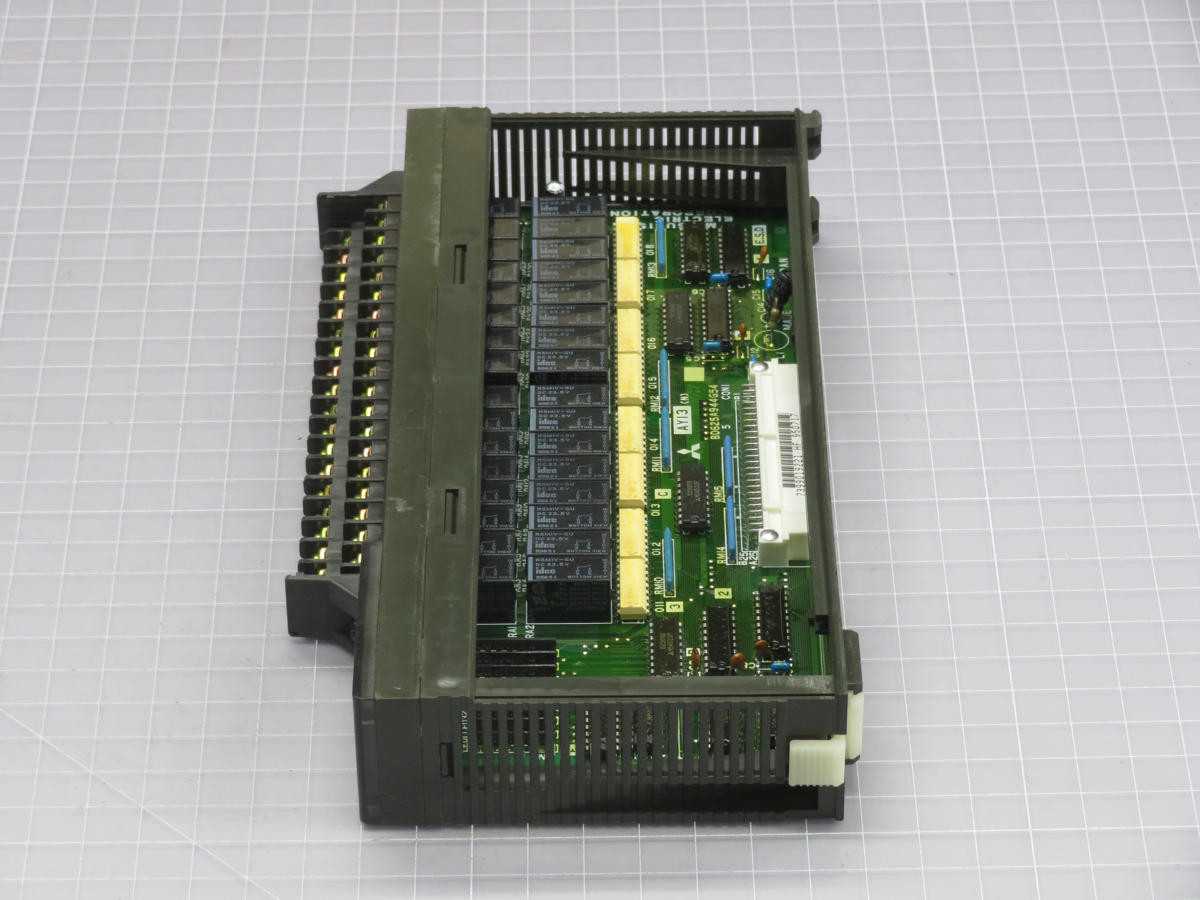 MITSUBISHI AY13 OUTPUT MODULE T229308 - PLC MODULES