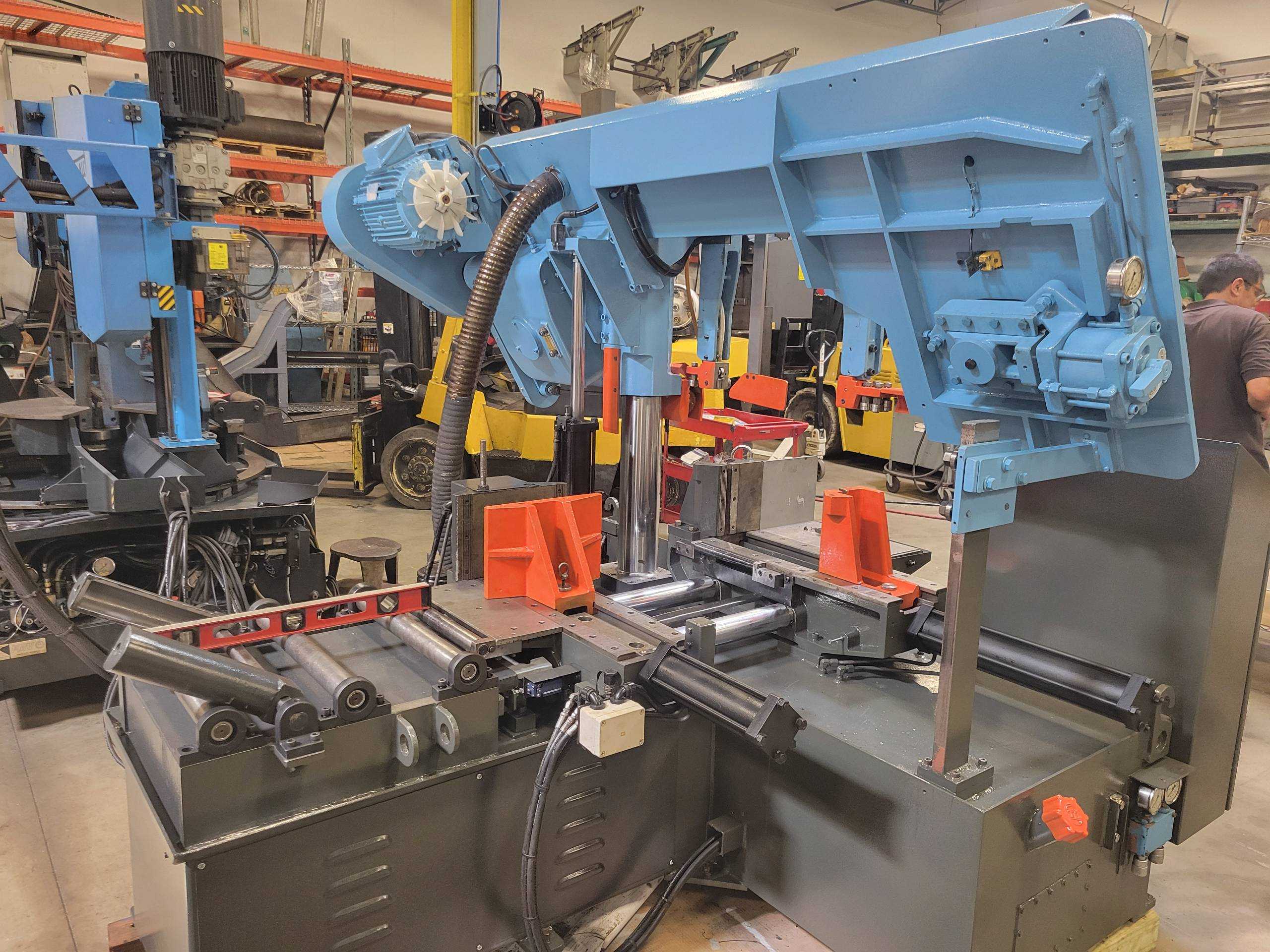 Used 2018 DoAll DC-420NC Horizontal Bandsaw Automatic, 10.10 HP, 220V, 16.5" Cutting Capacity - HORIZONTAL BAND SAWS