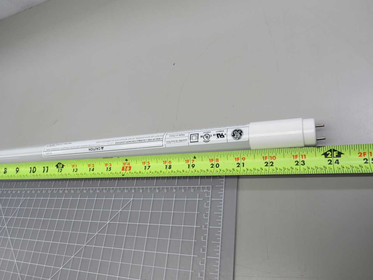 LOT OF 760 GE 32125 LED8BT8/G2/835 2 FOOT LED STRAIGHT T8 TUBE LIGHT BULBS 8 WATT G13 T157097 - LIGHTING