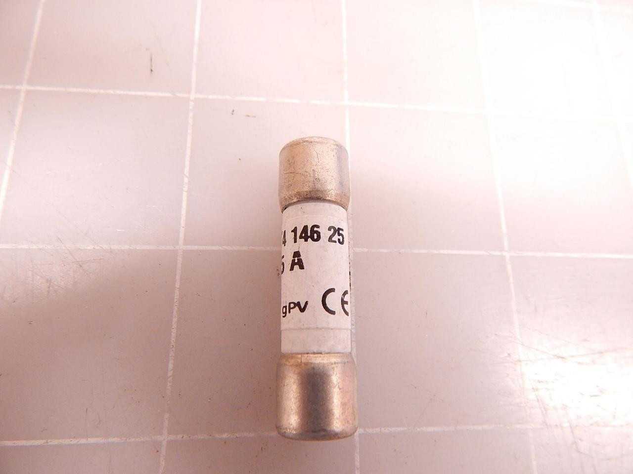 LOT OF 1100 LEGRAND 54 146 25 5 AMP FUSES T77793 - FUSES