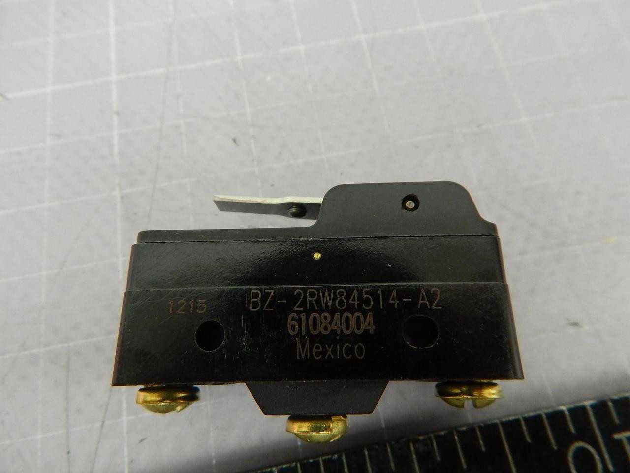 LOT OF 94 MICRO SWITCH BZ-2RW84514-A2 BASIC / SNAP ACTION SWITCHES T103016 - SWITCHES