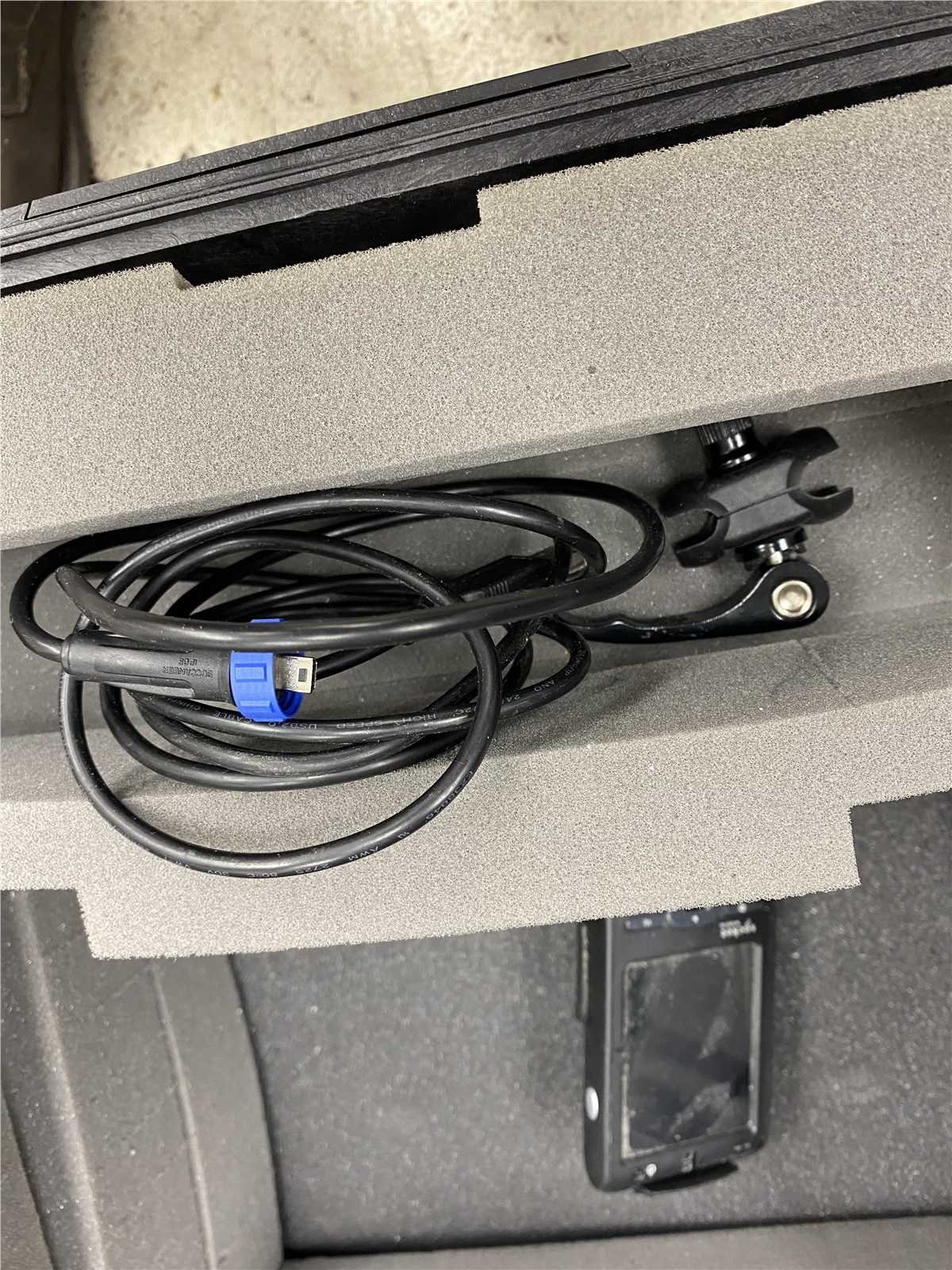 Agilent 4500A FTIR Spectrometer With Portable Case - ANALYZER