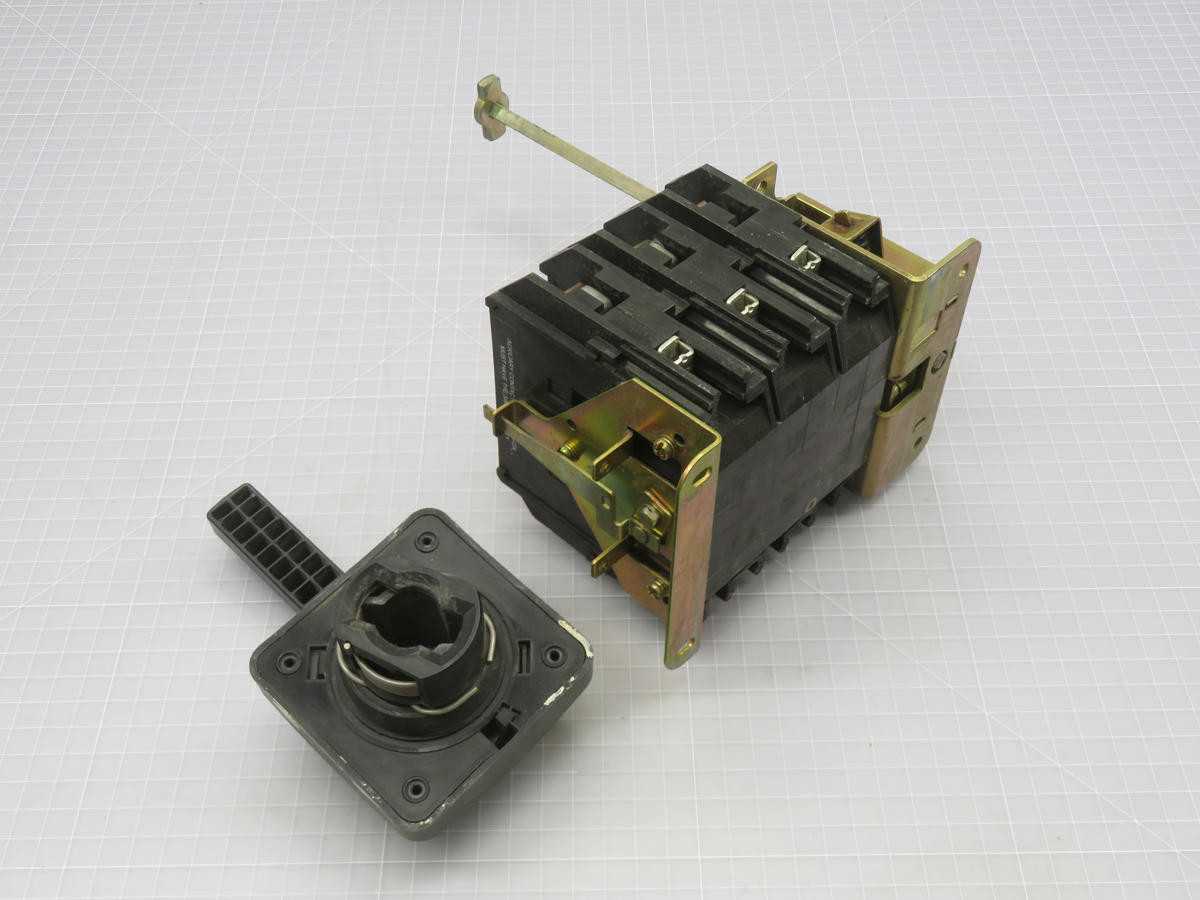 Allen Bradley 194R-NJ100P3 Fused Disconnect Switch T218551 - DISCONNECT SWITCHES