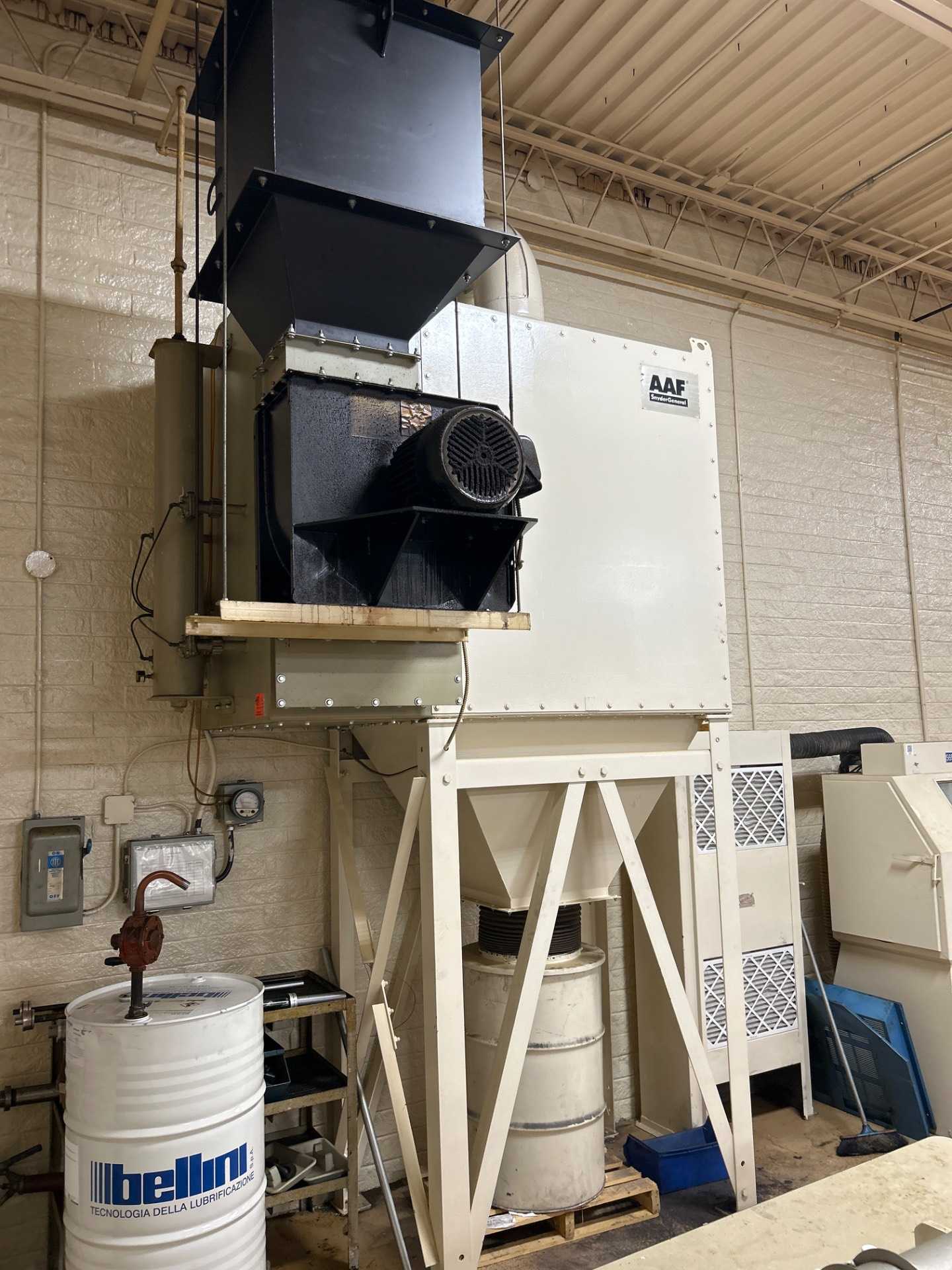 SnyderGeneral OptiFlo Dust Collector 2RC8 - DUST COLLECTOR