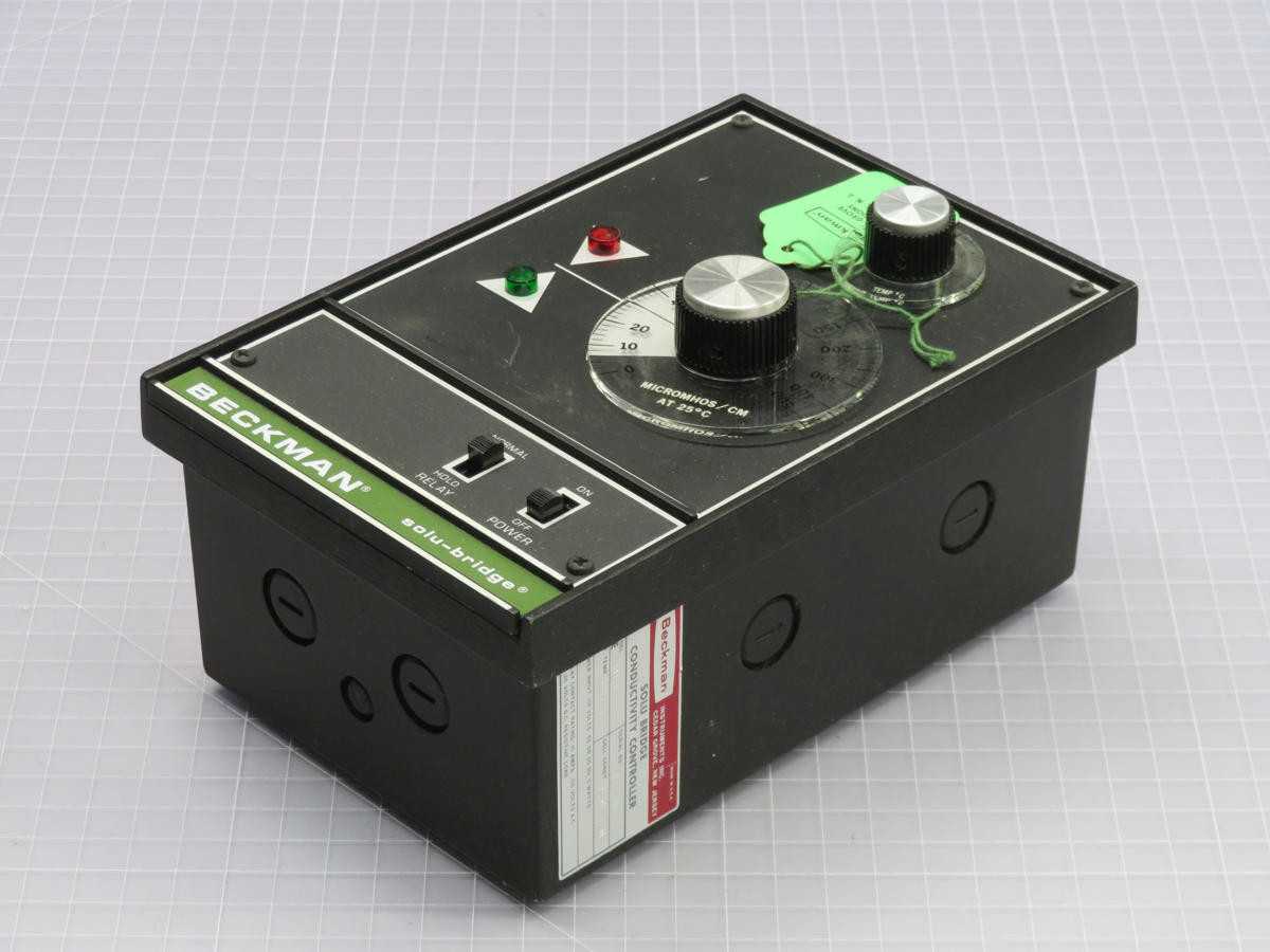 BECKMAN SE-404 SOLU BRIDGE CONDUCTIVITY CONTROLLER T228730 - OPERATOR CONTROLS