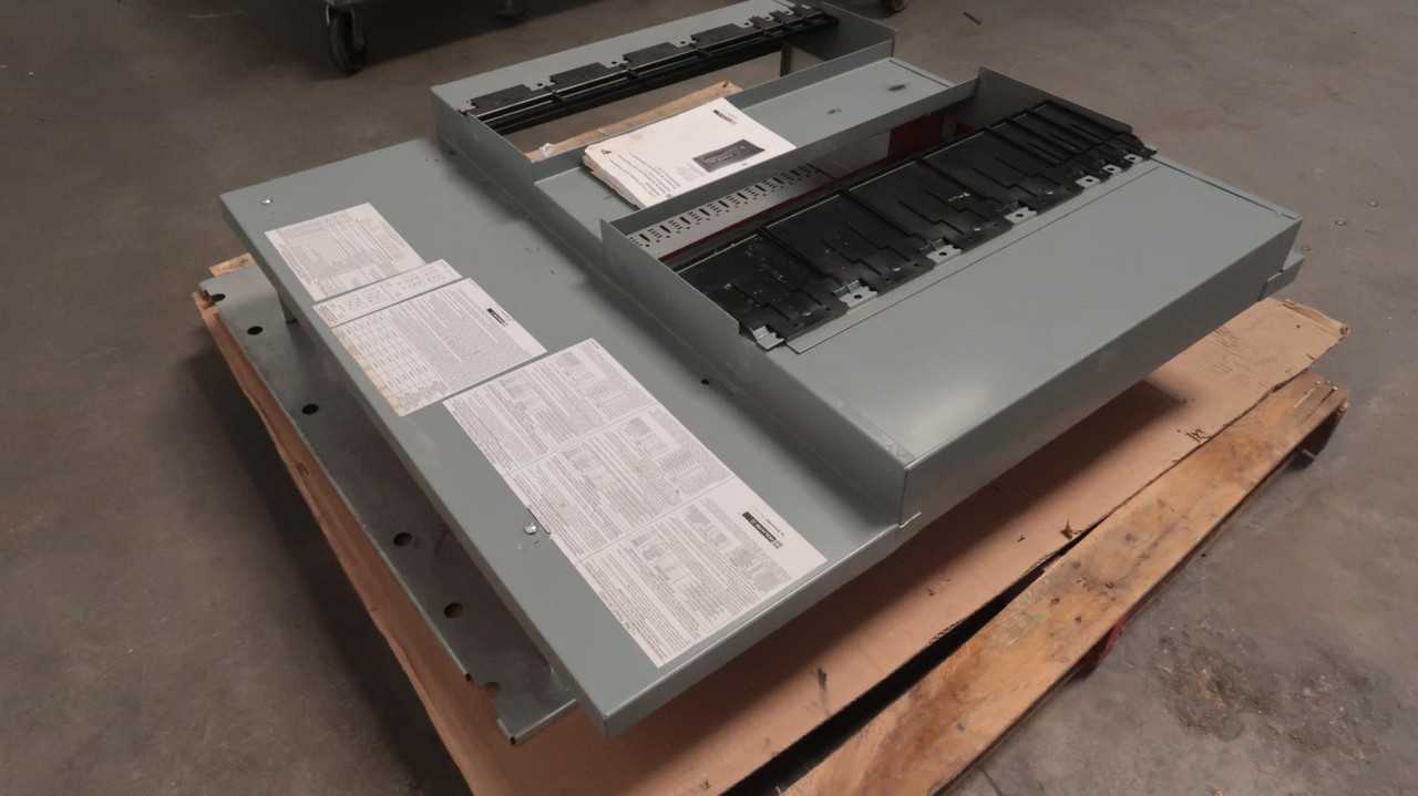 SQUARE D 80043-309-20 I-LINE CIRCUIT BREAKER POWER DISTRIBUTION PANELBOARD - PANELBOARDS