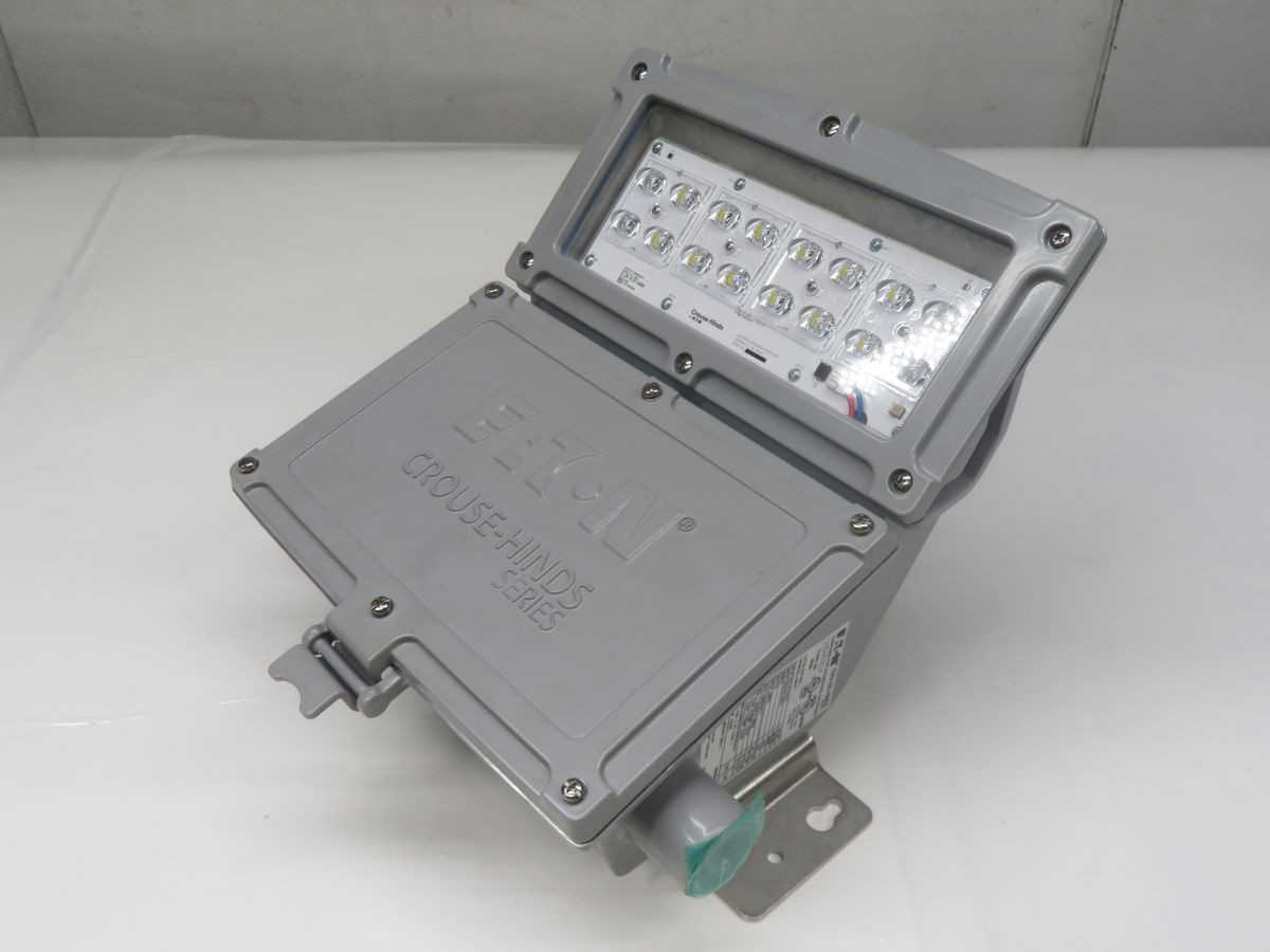 EATON CPMV5L-UNV1 CHAMP CPMV LED WALL PACK LIGHTING FIXTURE T251911 - LIGHT FIXTURES