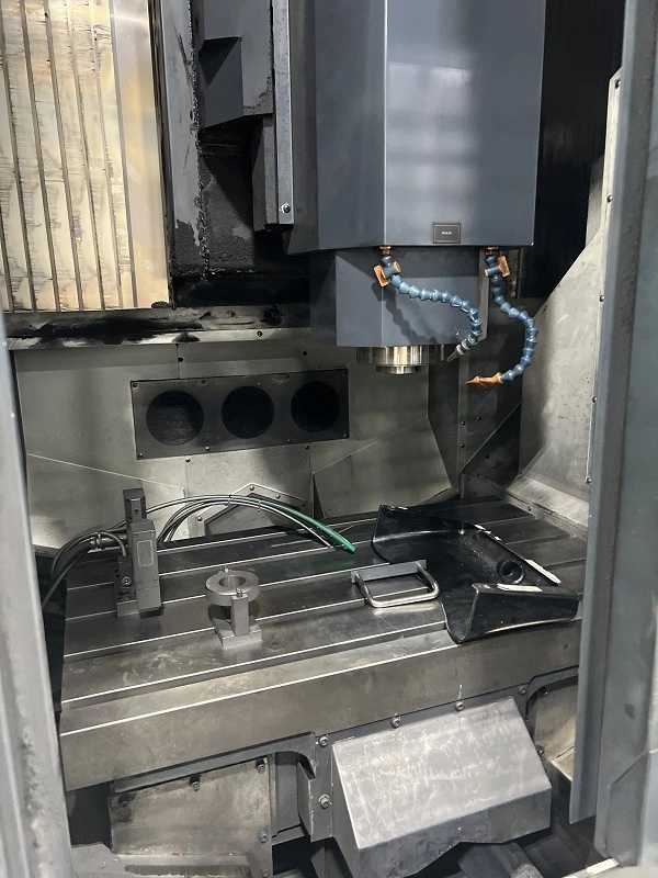 Used 2008 Makino E33 Vertical Machining Center | 40,000 RPM, 20 HP, 33.5 x 19.7 Table - VERTICAL MACHINING CENTERS