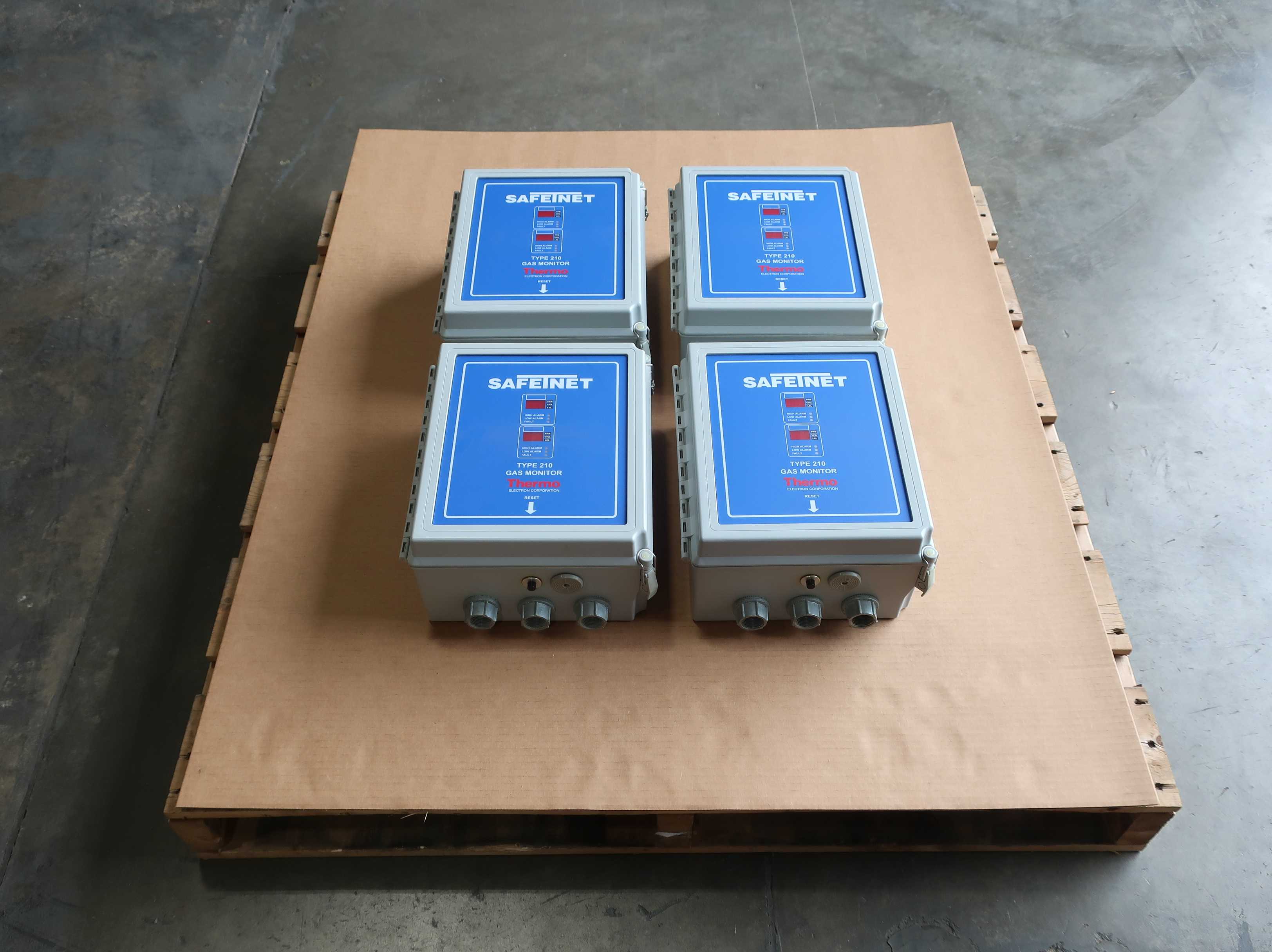 SKU 1779752 - LOT OF 4 THERMO ELECTRON GAS MONITORS - GAS ANALYZER