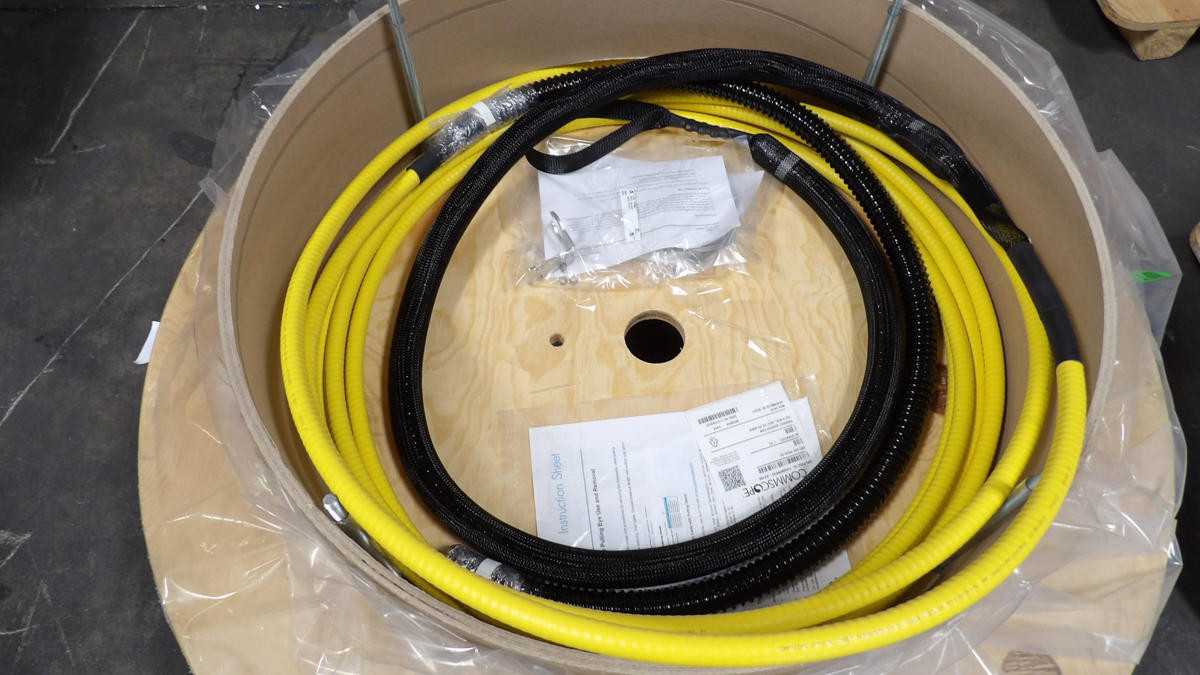 COMMSCOPE FHWMPMPAF-JCF450 FIBER OPTIC CABLE ASSY.TERASPEED 24 FIBER, SINGLE MODE, ARMORED 450 FT. M - FIBER OPTIC CABLE