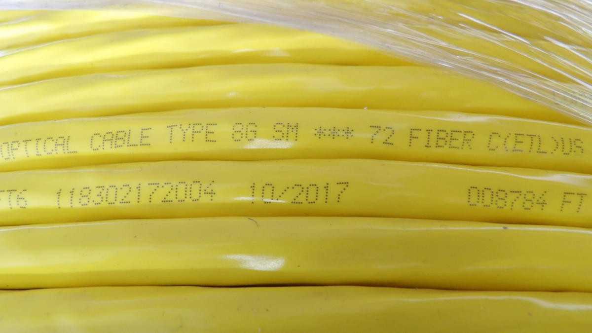 COMMSCOPE 118302172004, TYPE 8G FIBER OPTIC CABLE, SINGLE MODE, 72 FIBER, 980 FT. M3255 - FIBER OPTIC CABLE