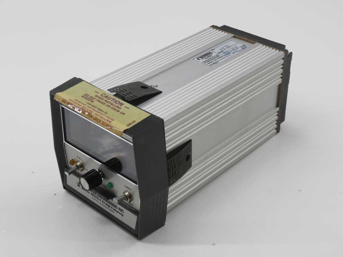 OMEGA 150 TEMPERATURE CONTROLLER METER T233760 - TEMPERATURE CONTROLLERS