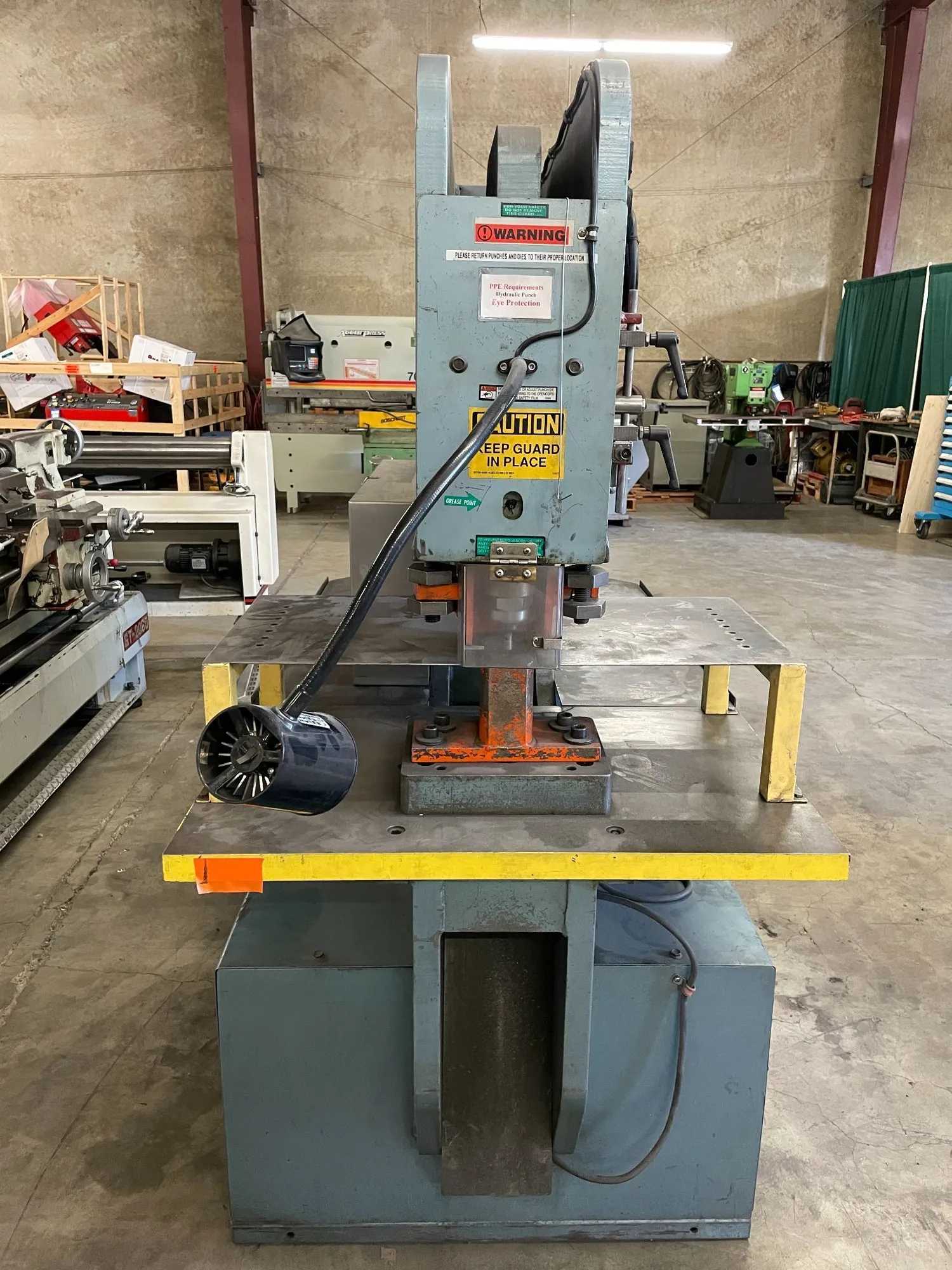 1991 SCOTCHMAN 2450M SINGLE END PUNCH, 50T, 24" THROAT, 430V, 3PH - IRONWORKERS